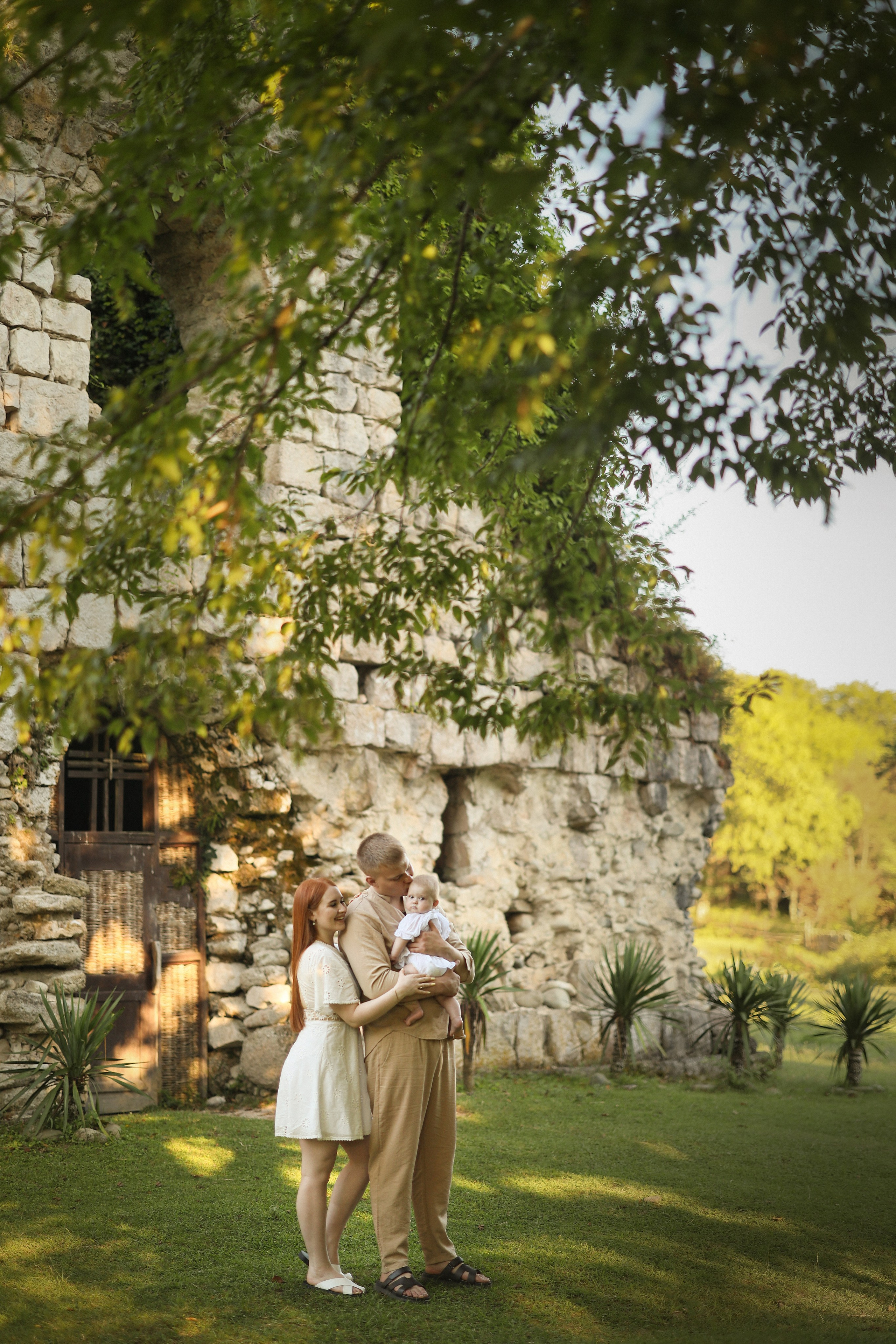 Семейная фотосессия на пляже в Абхазии. Свадебный и семейный фотограф в Абхазии Жанна Соснина