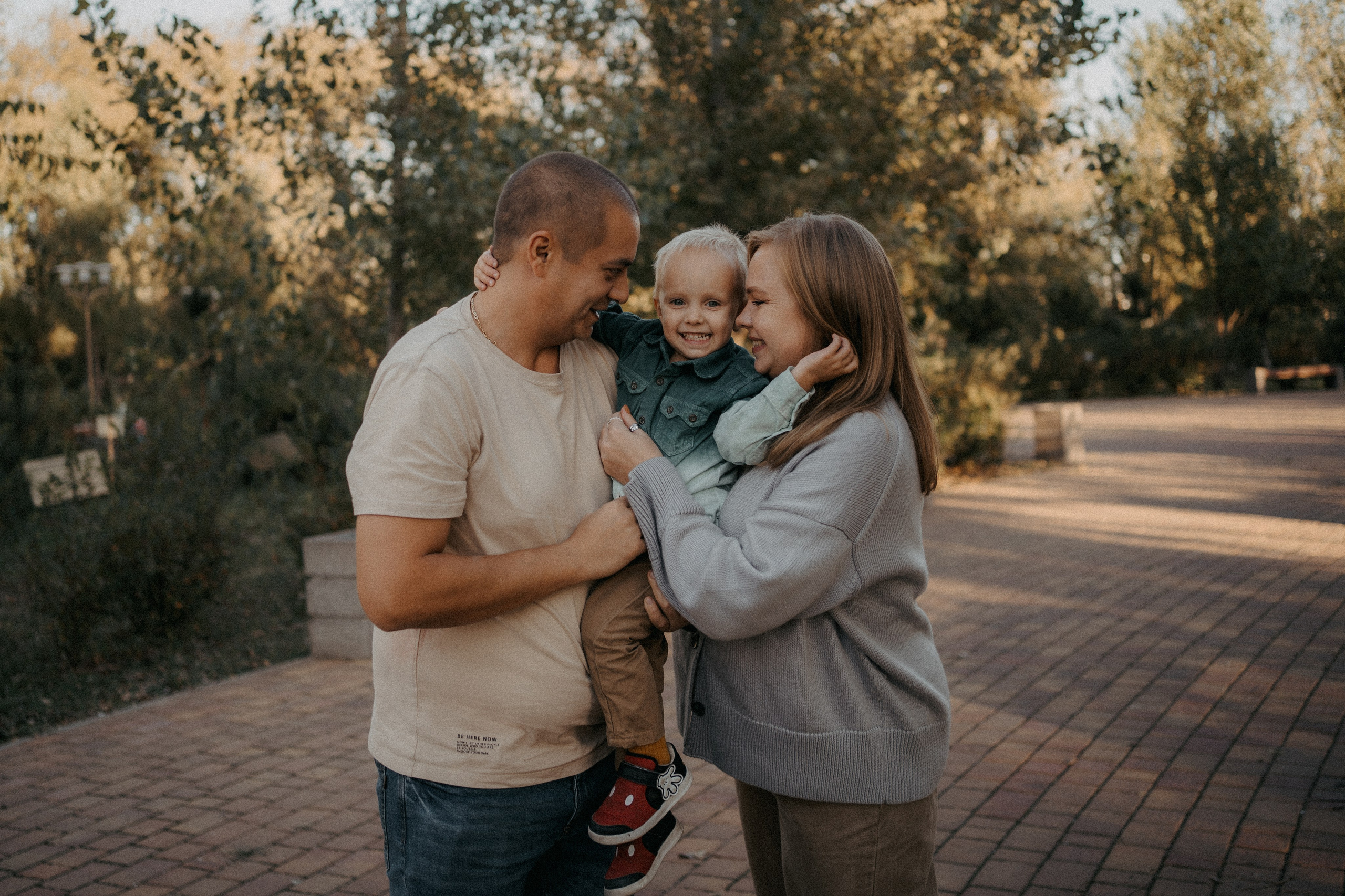 Семья Ксюши на прогулке. Семейный lifestyle фотограф в Ростове-на-Дону