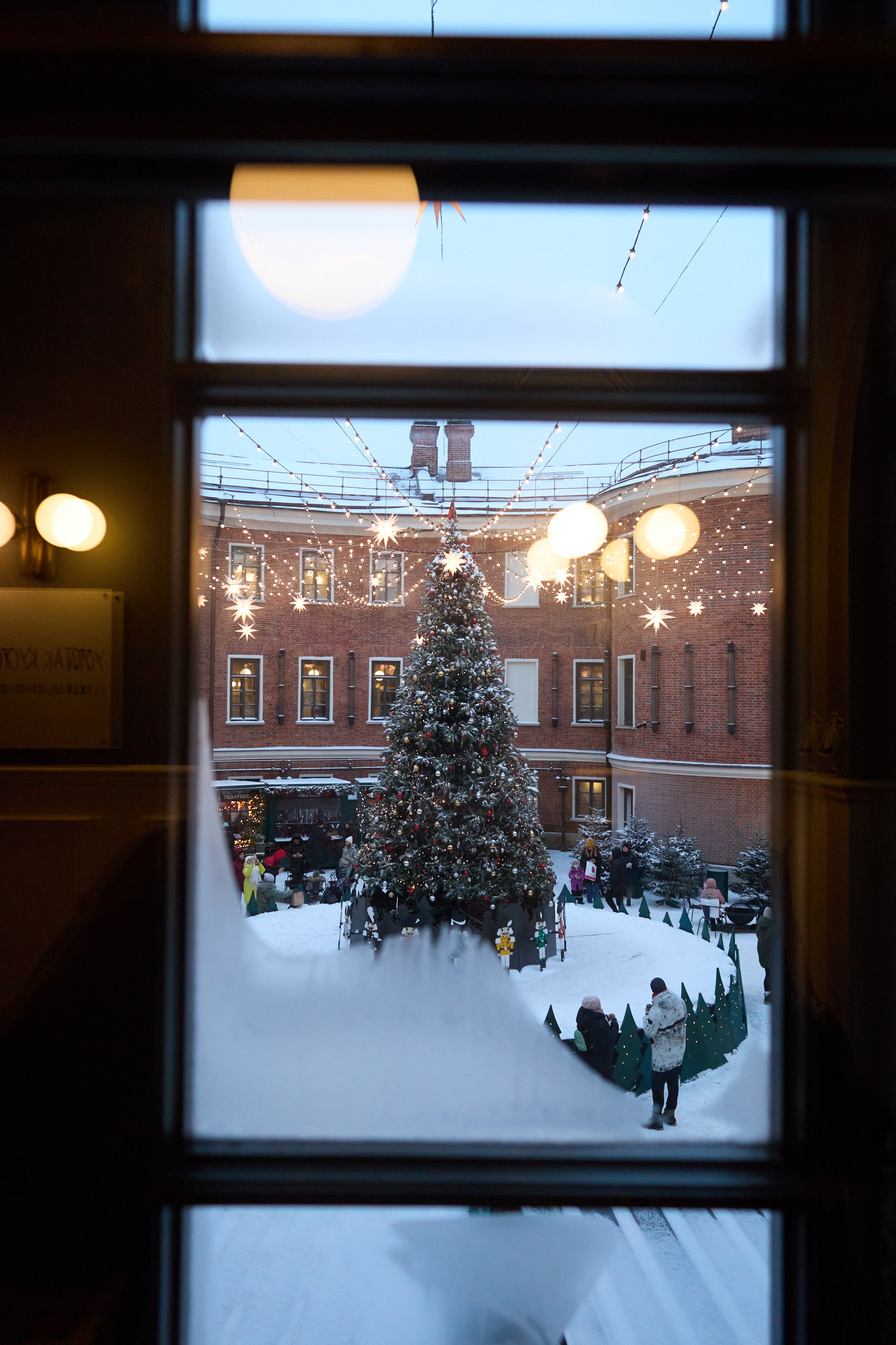 Рождество въ Санктъ-Петербургѣ. Фотографъ Сергѣевъ. Поймать мгновеніе