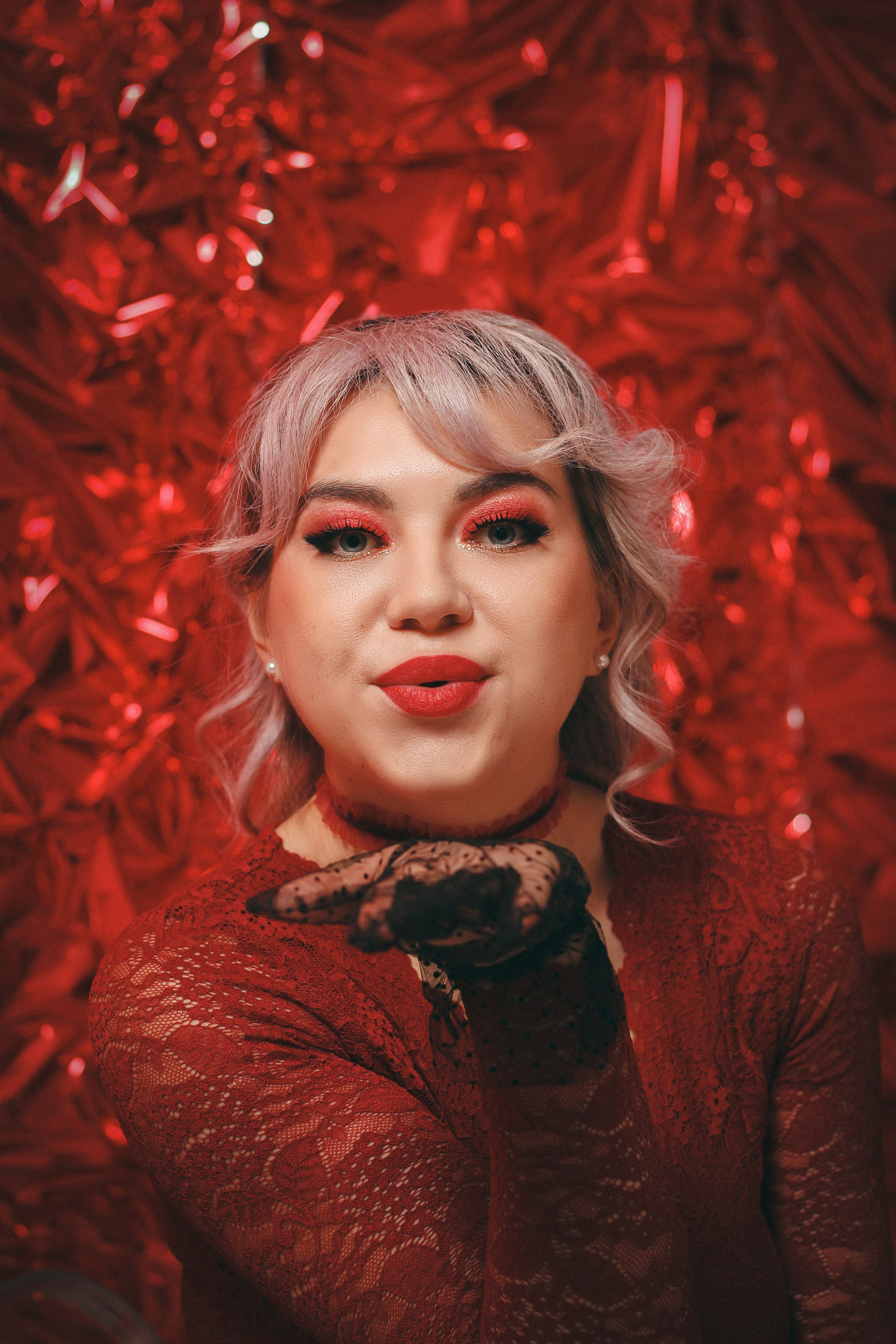 Девушка в красном. Фотограф Красноярск