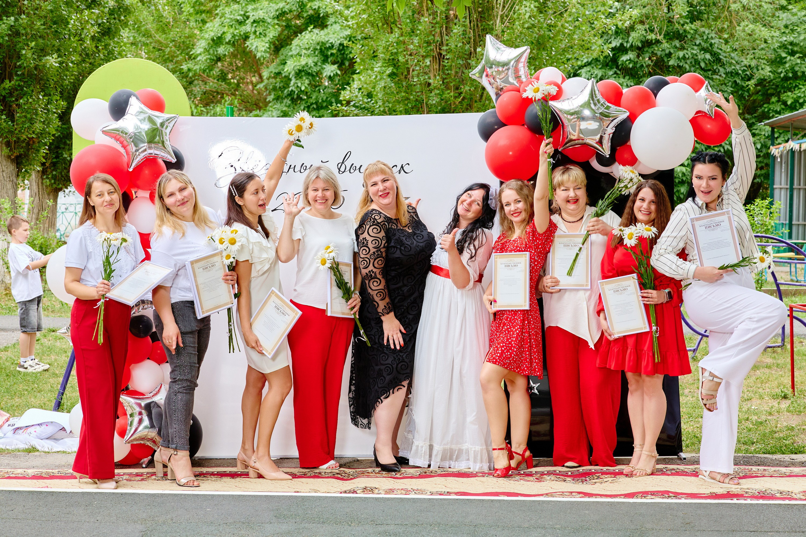 Выпускной 45 сад. Фотограф Выпускные альбомы Таганрог Сергей Коробченко