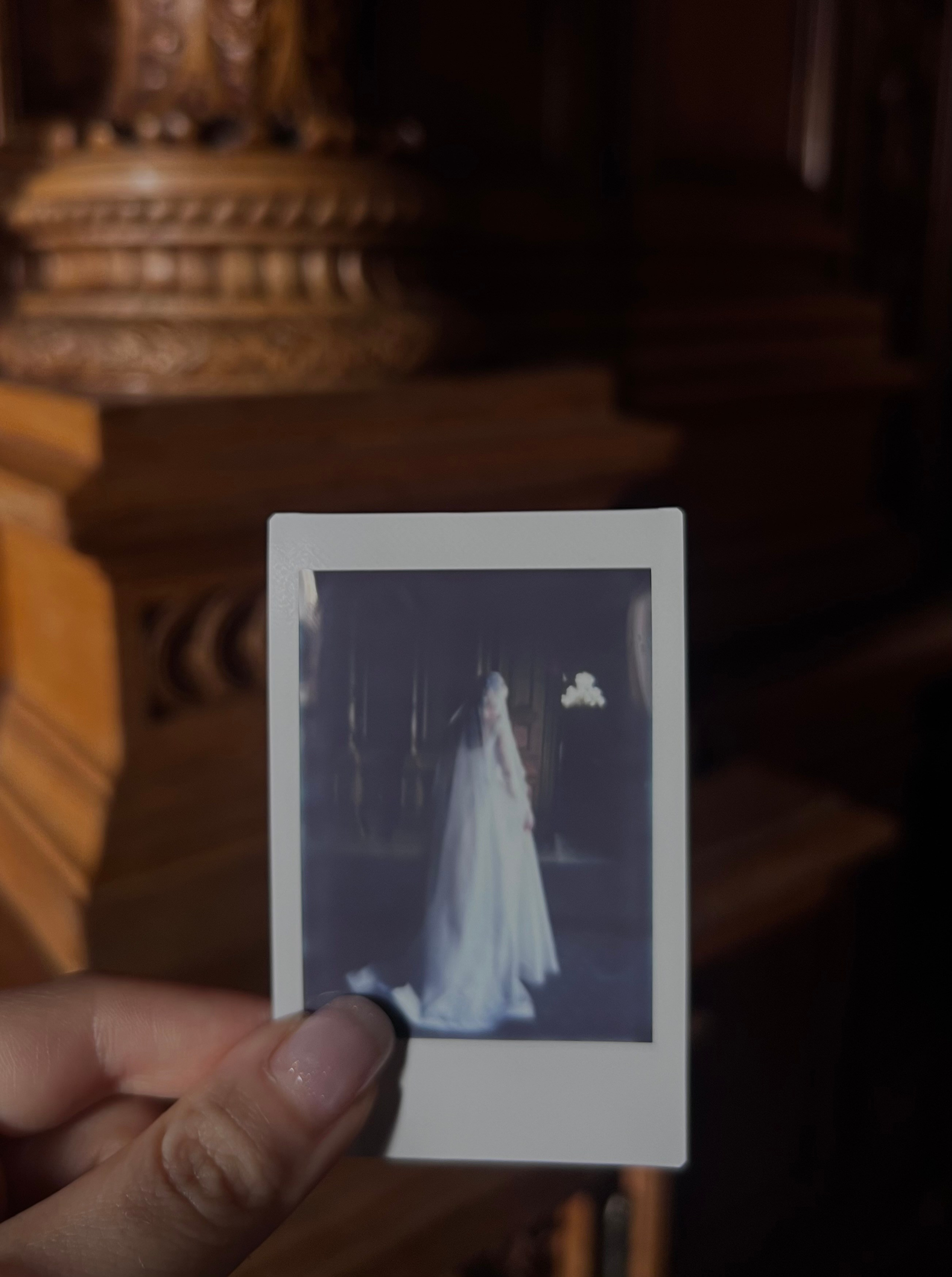 Кадры на инстакс instax моментальная фотография. Фотограф про чувства, моменты, любовь. свадебный и портретный фотограф