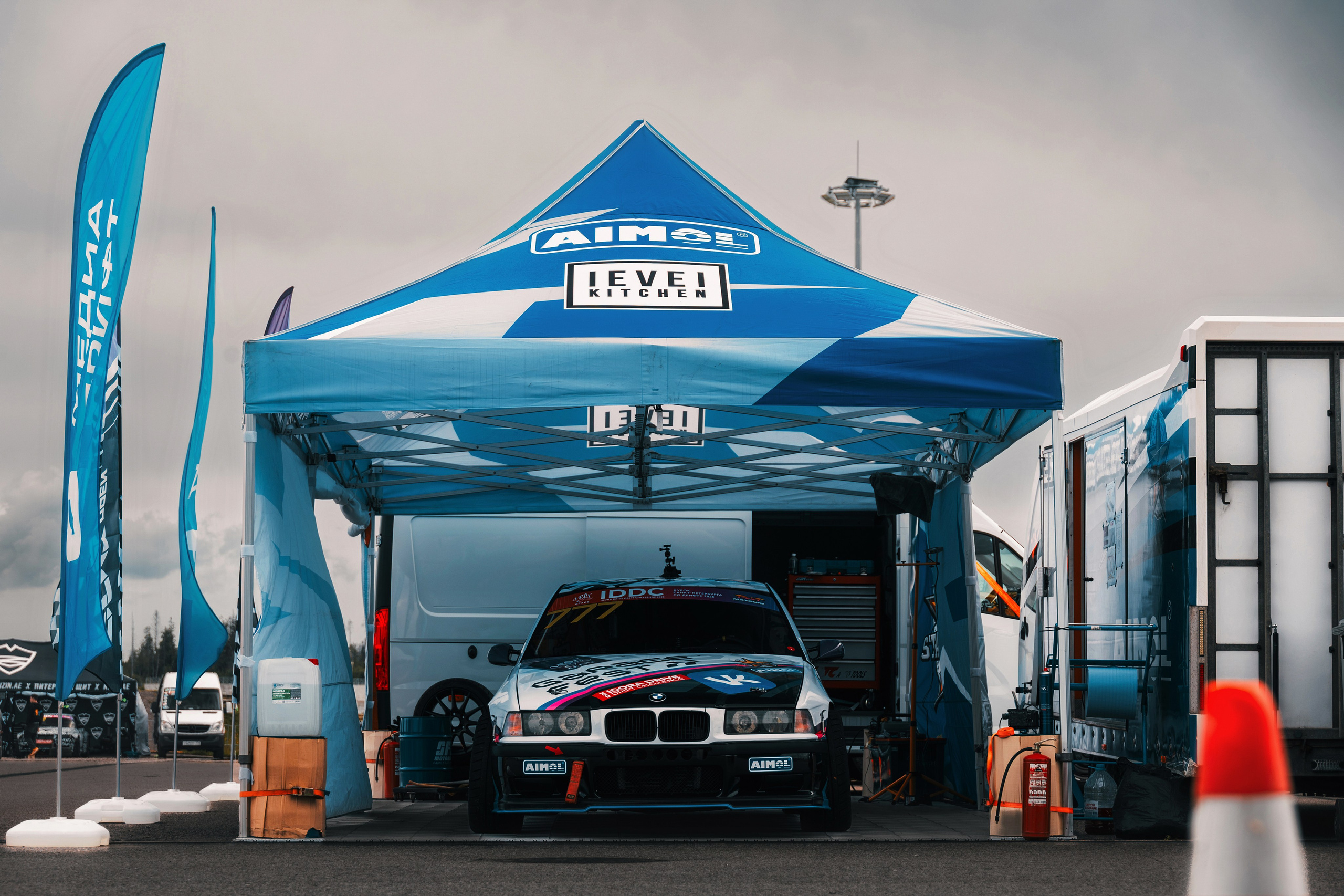 IDDC Этап 2: Бетонный Колизей и блогеры в деле