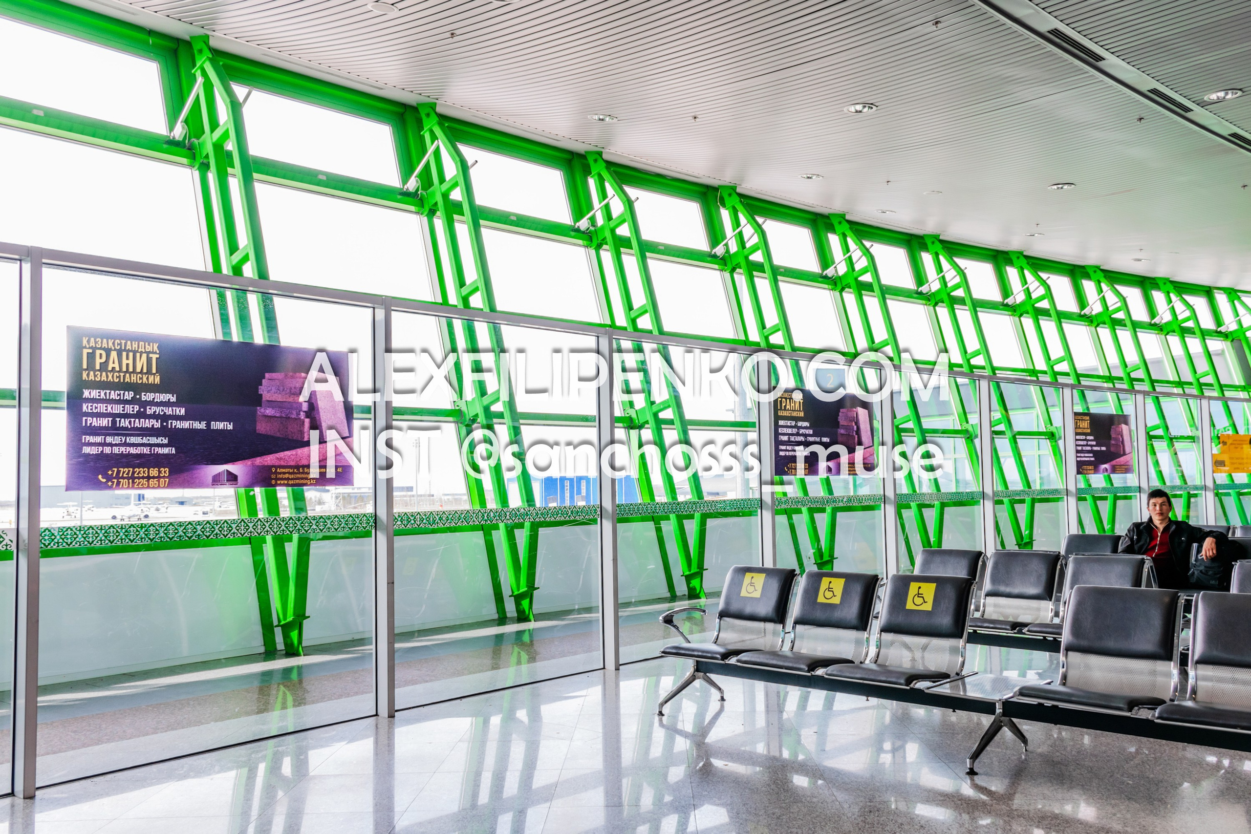 Фотосъемка для рекламного оператора MYD Production в Аэропорту Астаны. Фотограф интерьера недвижимости и архитектуры в Астане