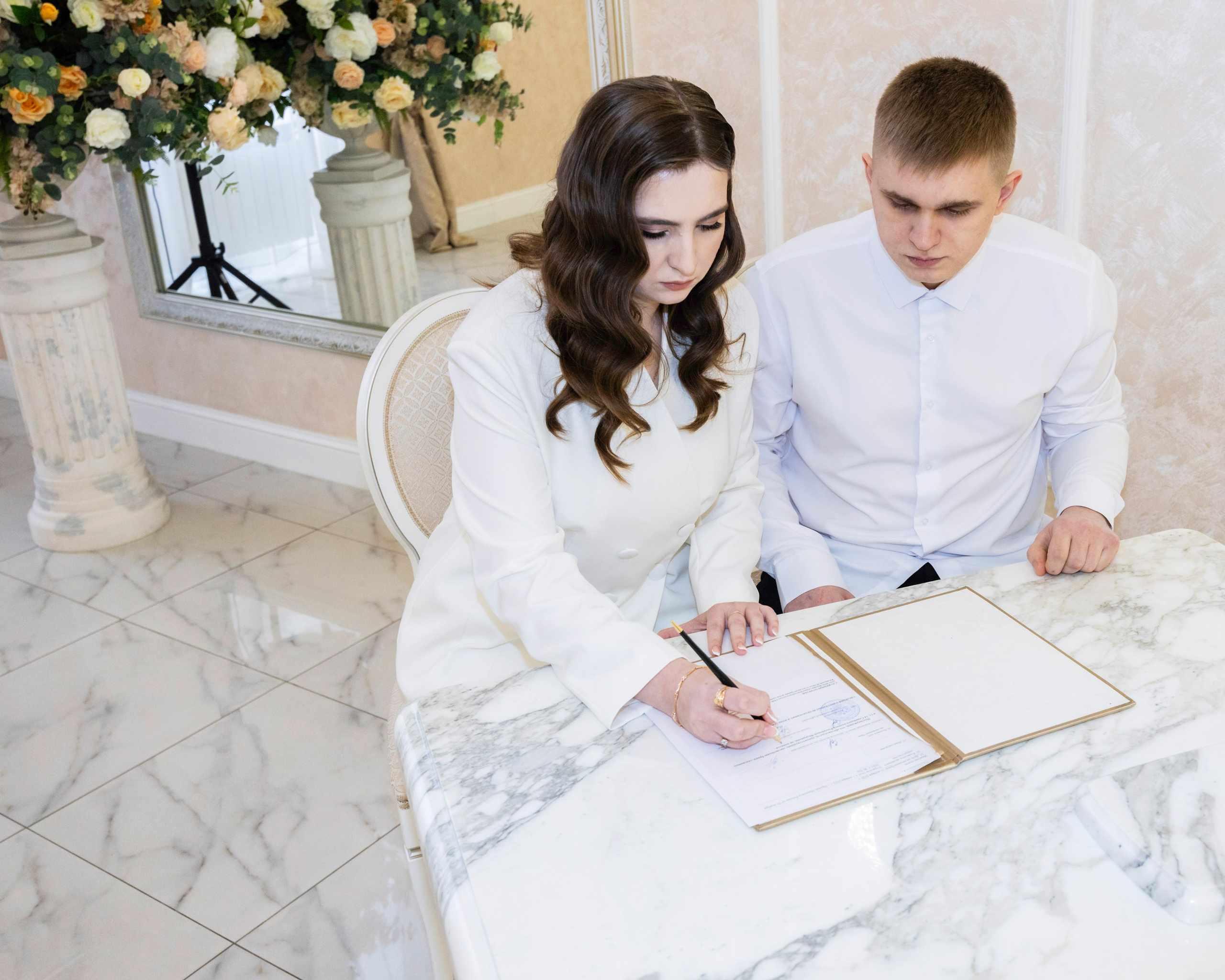 Свадьба, роспись в ЗАГСе, венчание, крещение, выписка из роддома — фотосъёмка. Визуальная упаковка брендов и проектов через фото и видеопроизводство