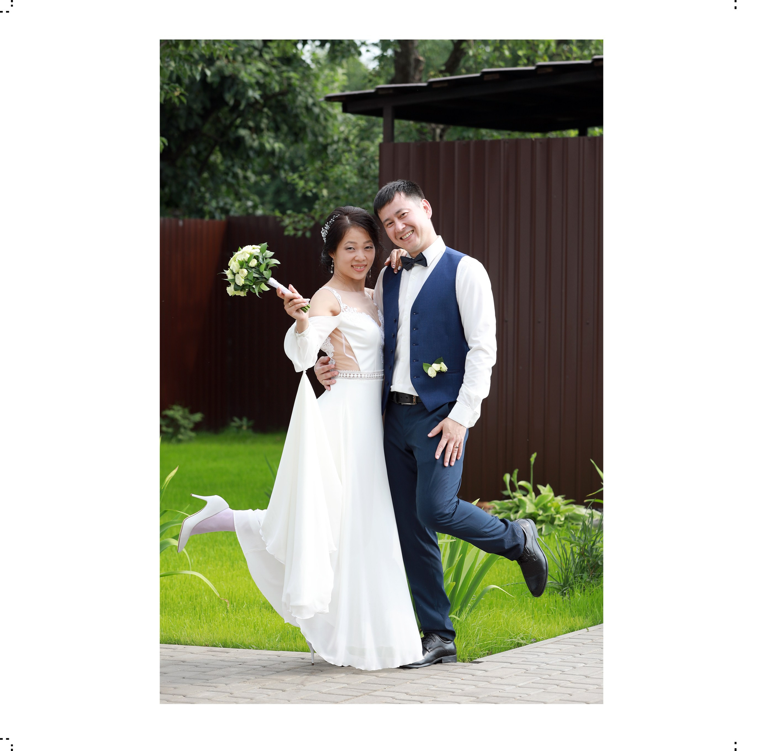 medlori fotobook Фотокниги в Липецке. Свадебная фотокнига «WEDDING DAY» Фотокнига постраничная (от 20 до 40 страниц), цена зависит от количества разворотов. Варианты фотокниг, созданные мной от фотосъёмки до дизайна. Цена: от 7500 руб за 10 разворотов. Обложка жёсткая, листы 350 мг. Фотограф Медведева Лариса.