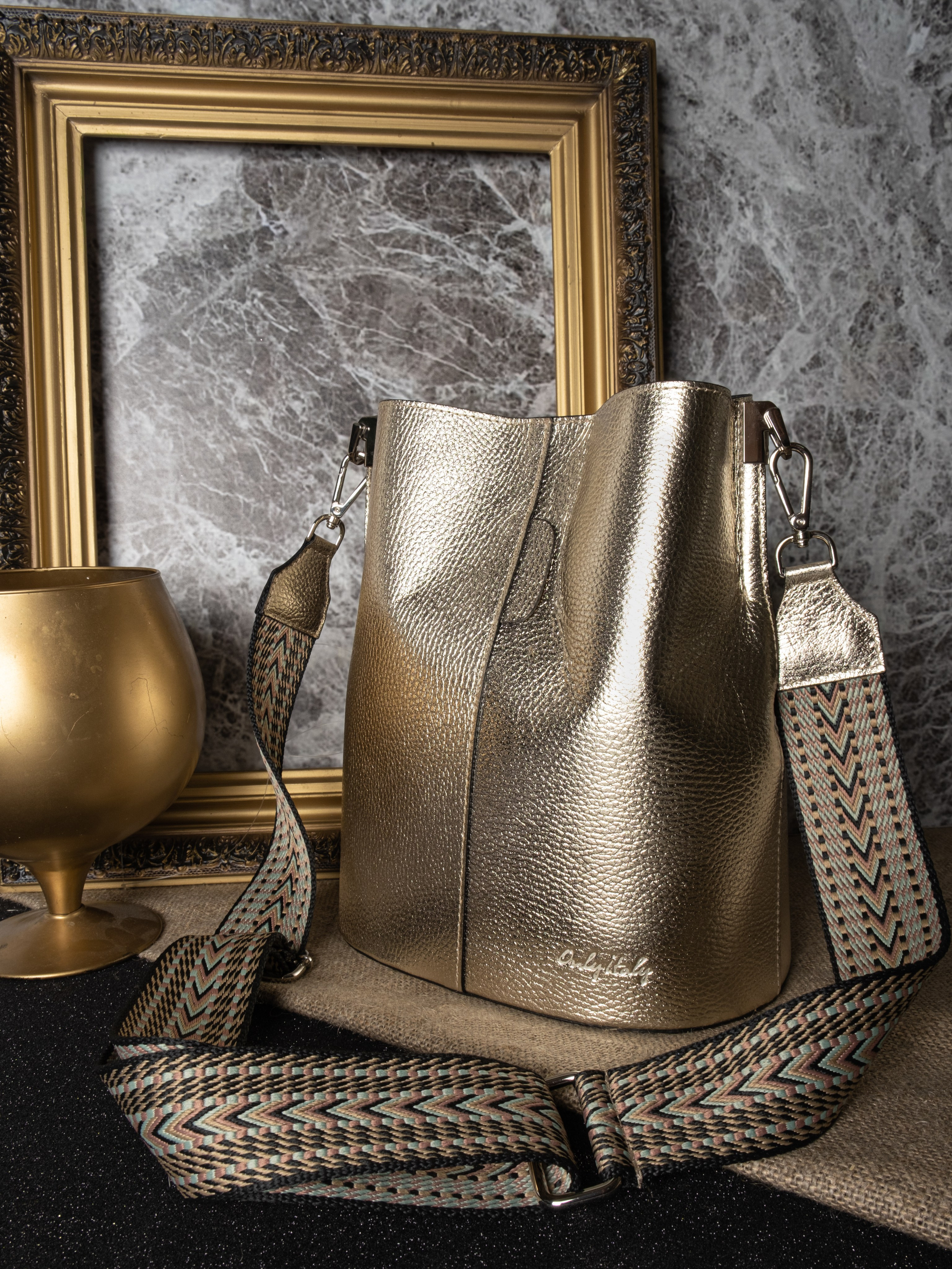 Предметная съёмка сумок для маркетплейсов. Предметный фотограф в Симферополе Антон Катунин