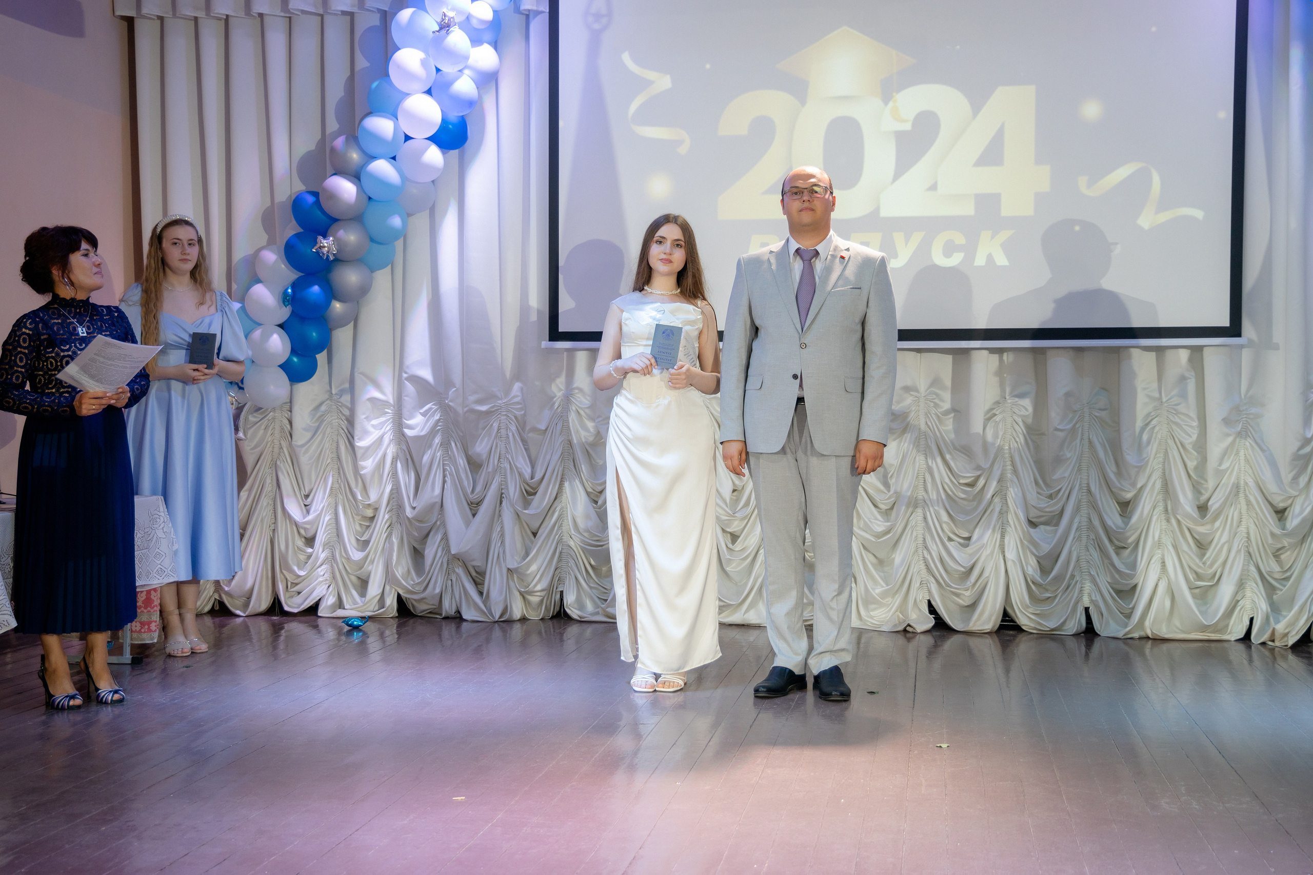 Школьный выпускной 2024 год в Соколе (Минск). Свадебный фотограф в Минске/Беларуси Сергей Спиридонов