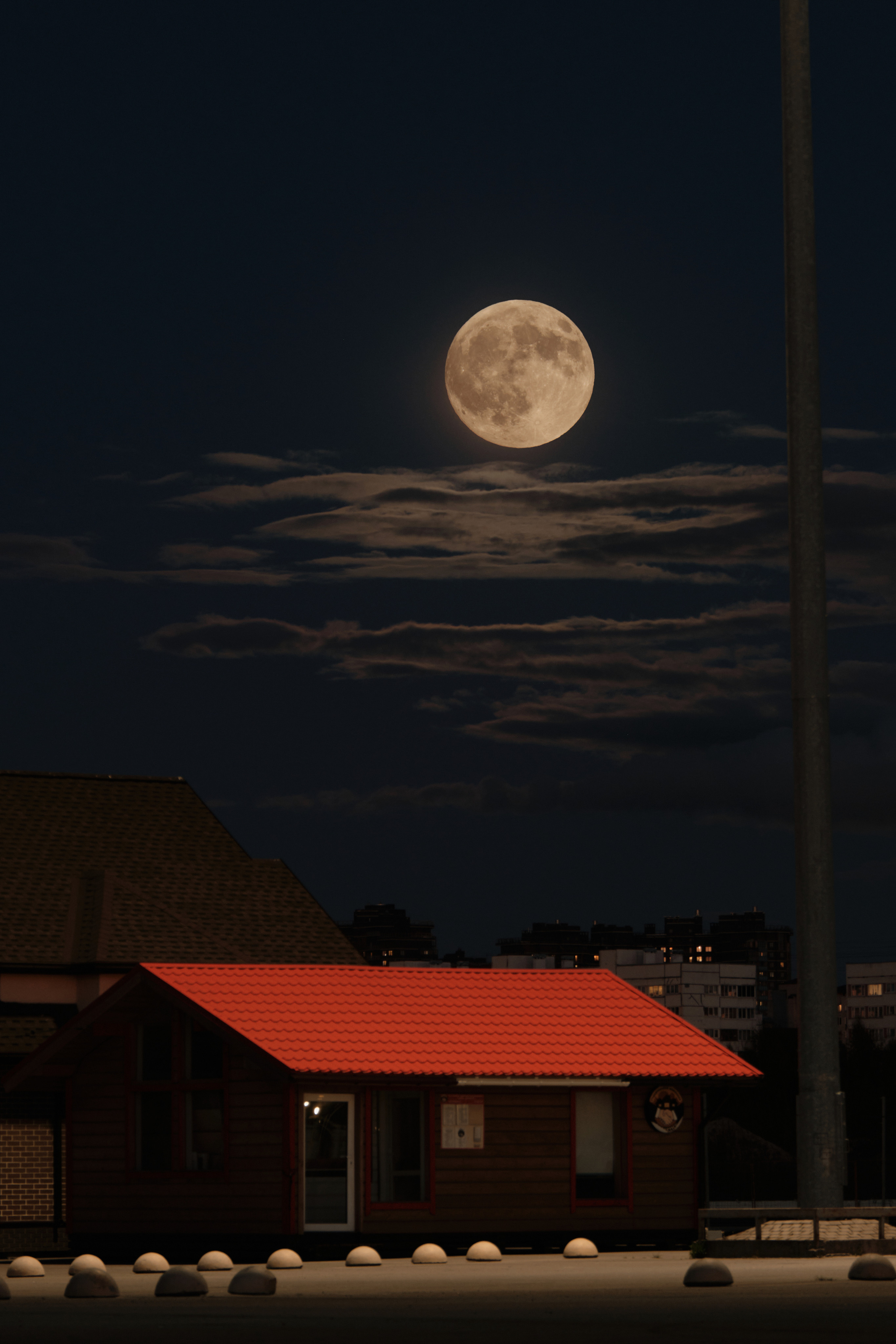 Луны. Юреализм