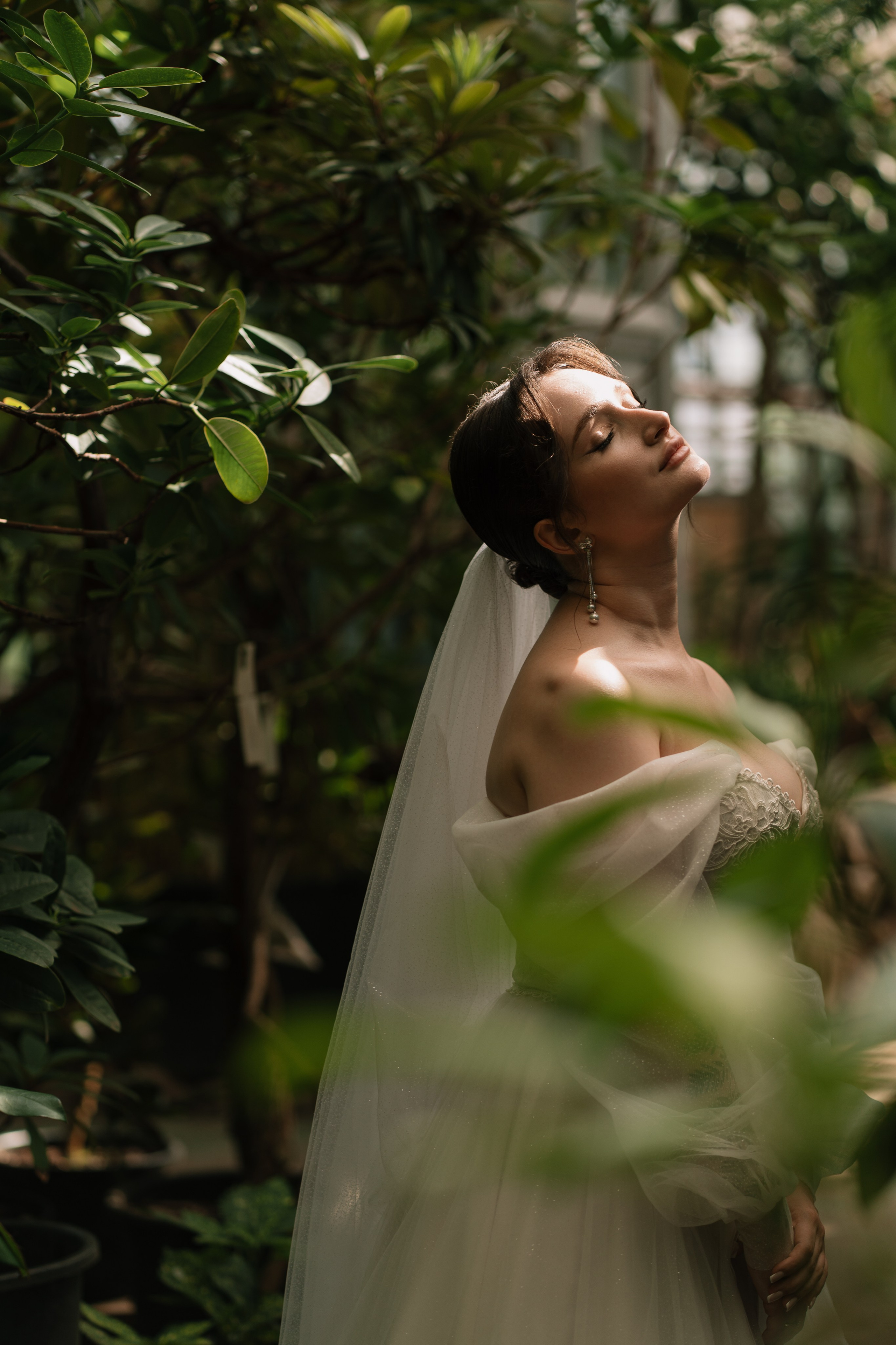 Свадебная фотосессия в оранжерее, Москва. Свадебный фотограф в Москве Анна Полушина