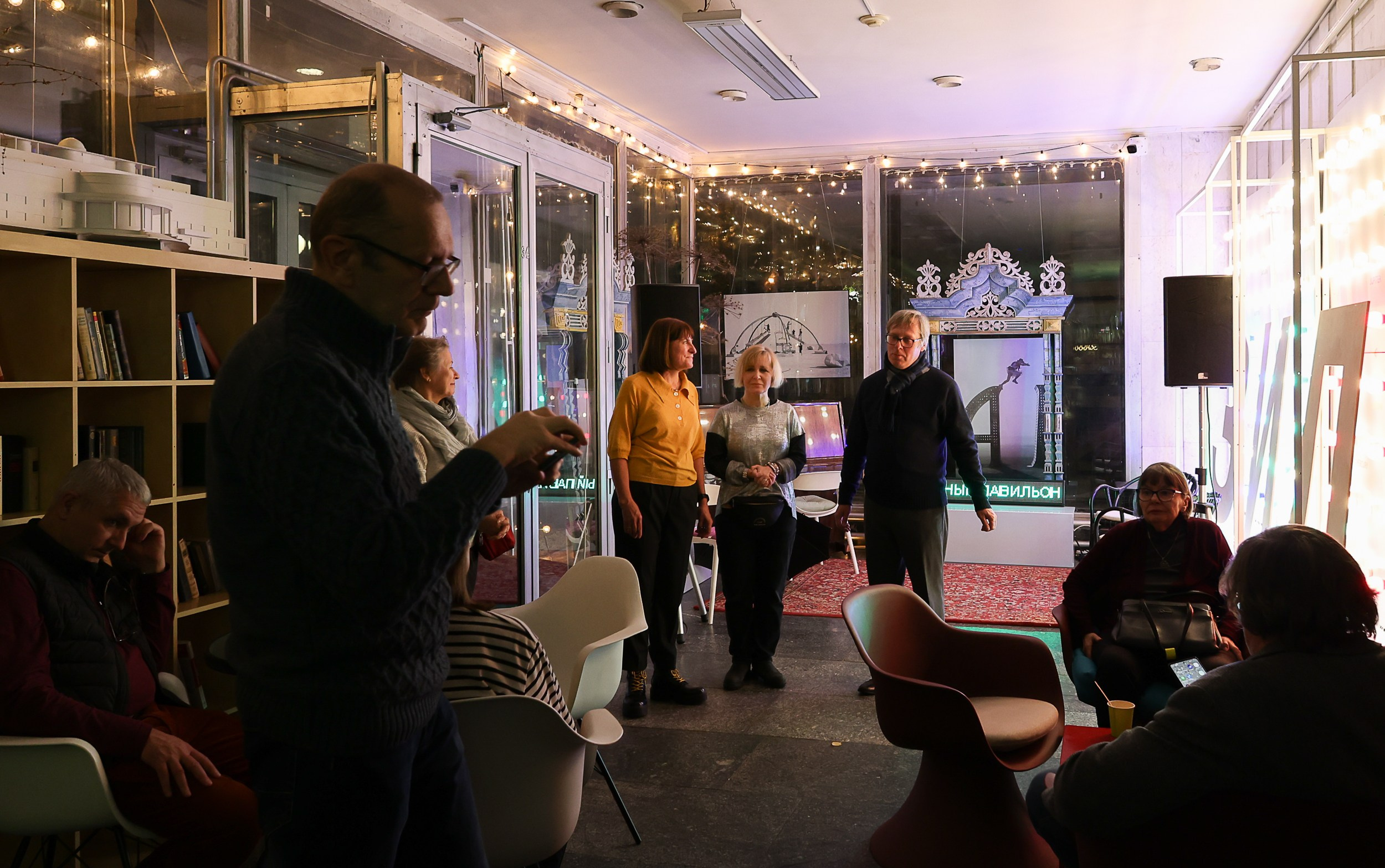 УРАВНЕНИЕ С НЕИЗВЕСТНЫМИ Фотовыставка Надежды Найденовой в КЦ ЗИЛ. Reportage, architectural, fine art photographer Lena Melnikova in Moscow