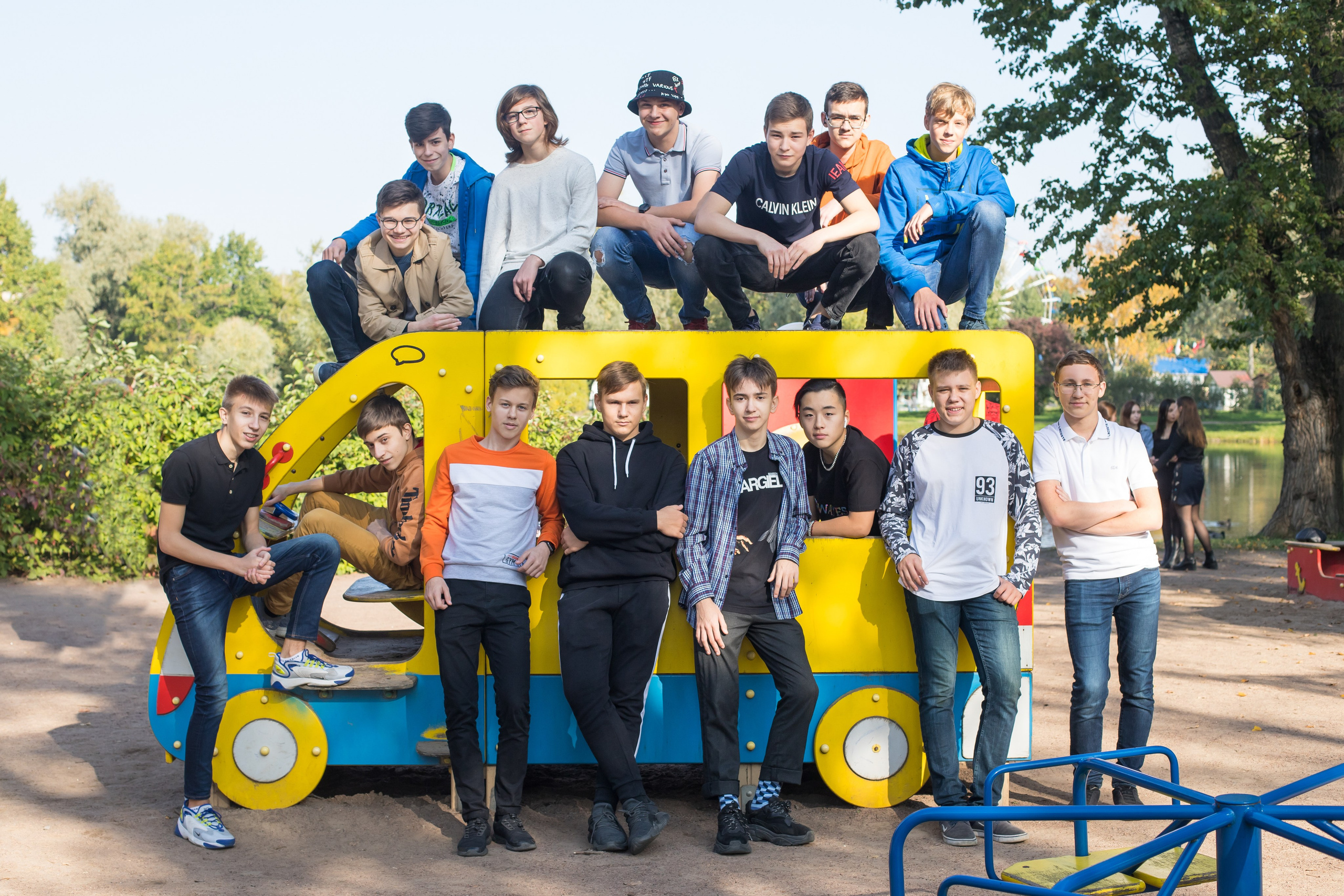 групповая фотография в парке 9 класс