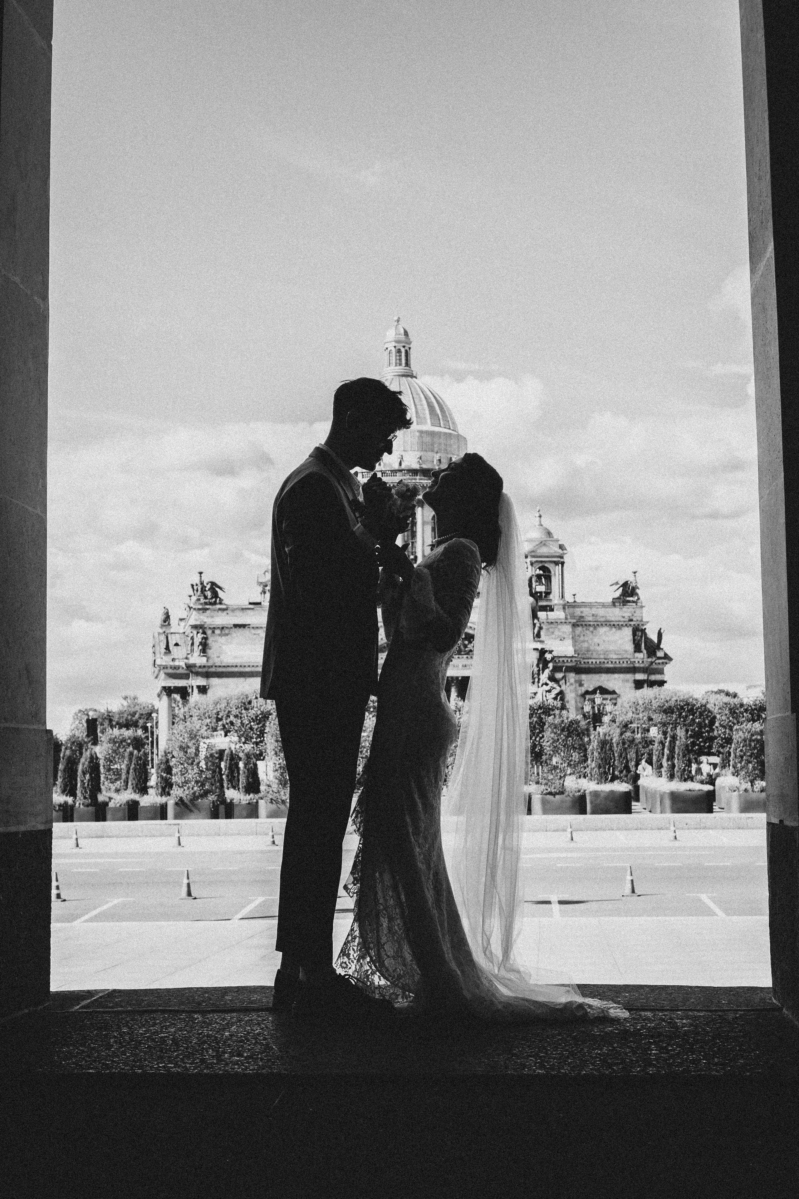 СВАДЕБНАЯ ПРОГУЛКА ВОЗЕ ИСАИКЕВСКОГО СОБОРА АСТОРИИ И ЗАКОНОДАЛЕТНОГО СОБРАНИЯ. Профессиональный фотограф, Санкт-Петербург — Виктория Богомолова