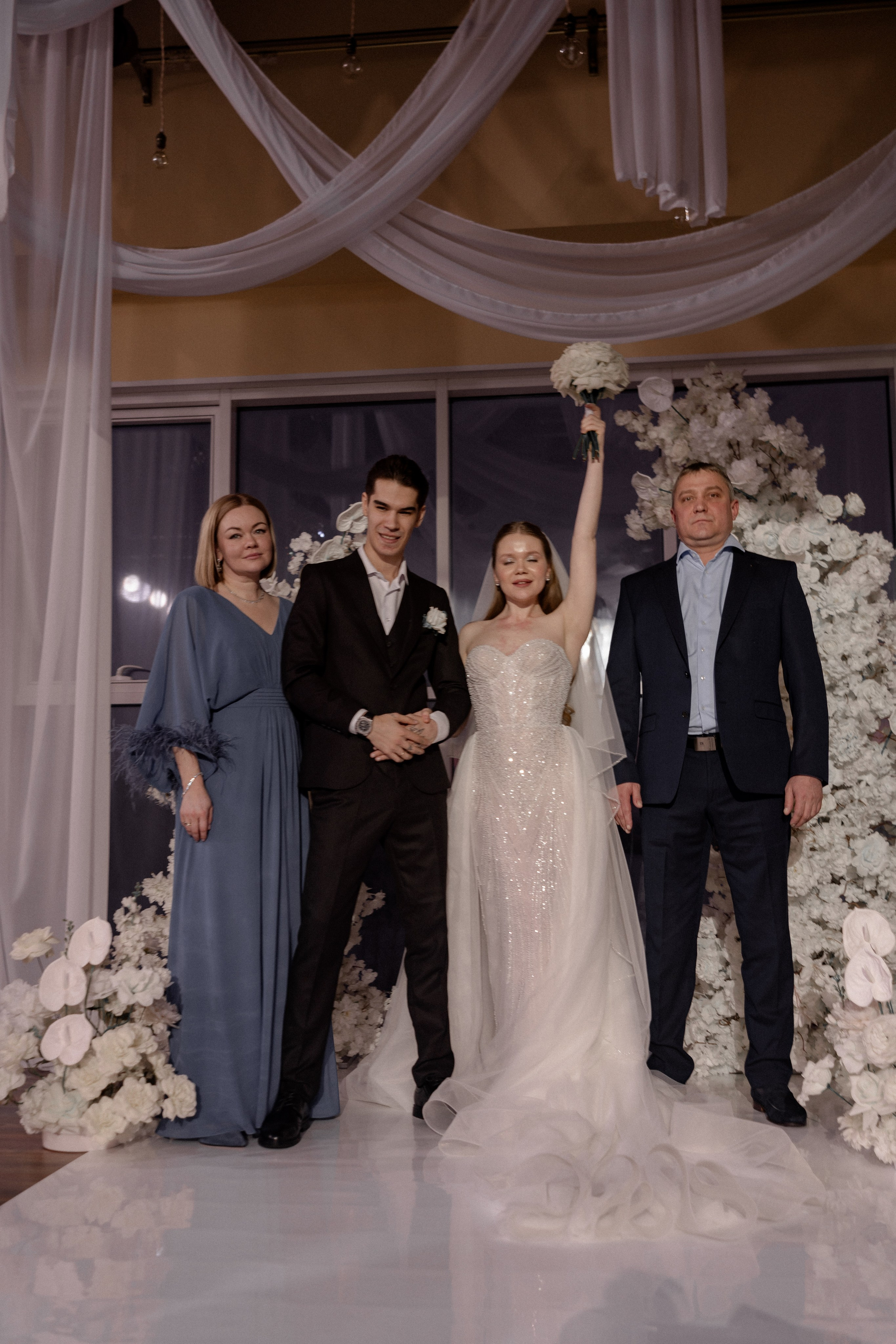 СВАДЕБНАЯ СЬЕМКА СБОРОВ В ОТЕЛЕ И ВЫЕЗД НА ЦЕРЕМОНИЮ (СНЯТО В СИБИРЕ В НИЖНЕВАРТОВСКЕ). Профессиональный фотограф, Санкт-Петербург — Виктория Богомолова