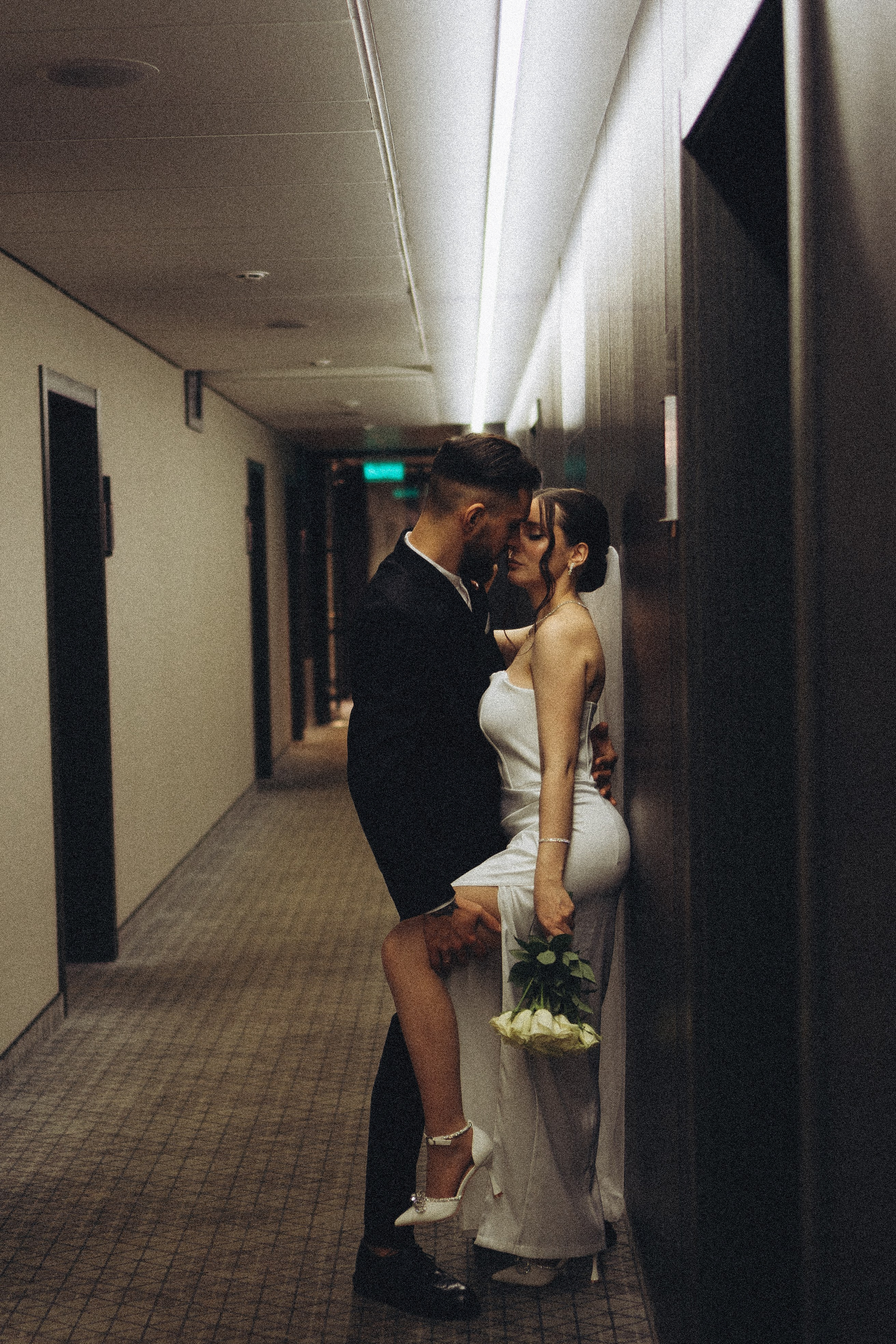 СВАДЕБНАЯ СЬЕМКА СБОРОВ ЖЕНИХА И НЕВЕСТЫ В ОТЕЛЕ И ТАКЖЕ ФОТОСЕССИИЯ В ОТЕЛЕЕ МЕГАПОЛИС БРЯНСК. Профессиональный фотограф, Санкт-Петербург — Виктория Богомолова