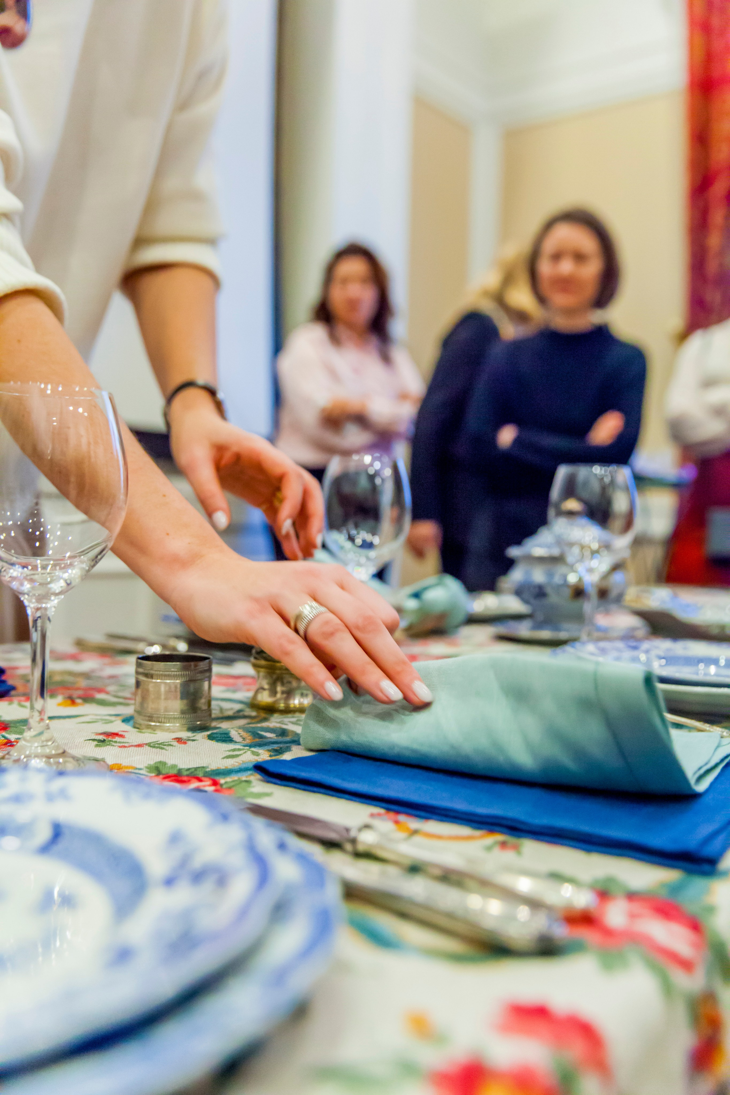 Фарфоровая экспедиция в Петербурге. Ольга Черешнева. Фотограф Александра Степанова