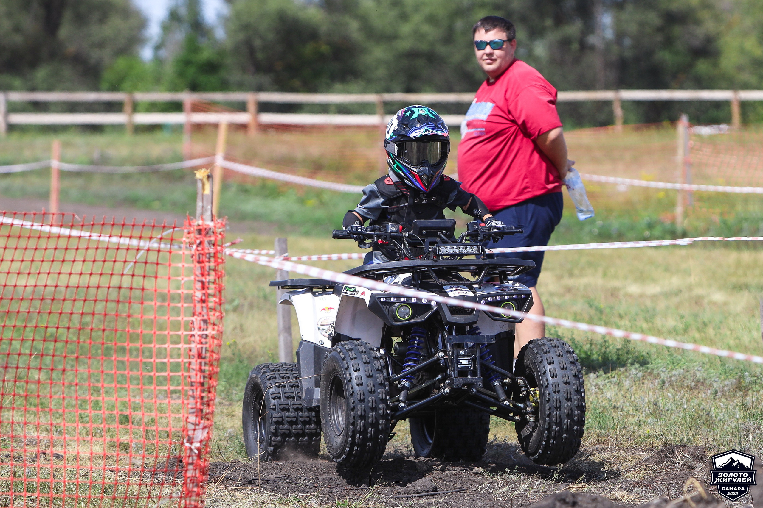 Заезды «МИНИ ДЕТИ» и «МАКСИ ДЕТИ». Кубок России по гонкам с водными препятствиями на квадроциклах «Золото Жигулей 2025». Спортивный фотограф в Самаре