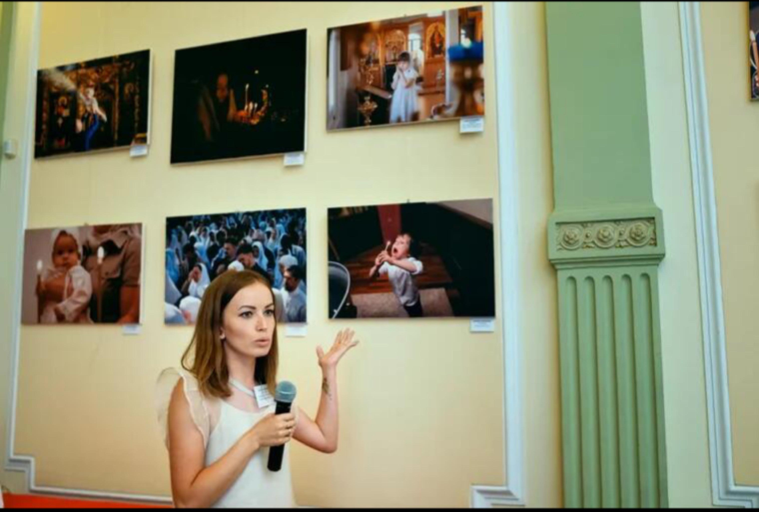 Видео с фотовыставок, где участвовали мои работы. Фотограф Алёна Потёмкина