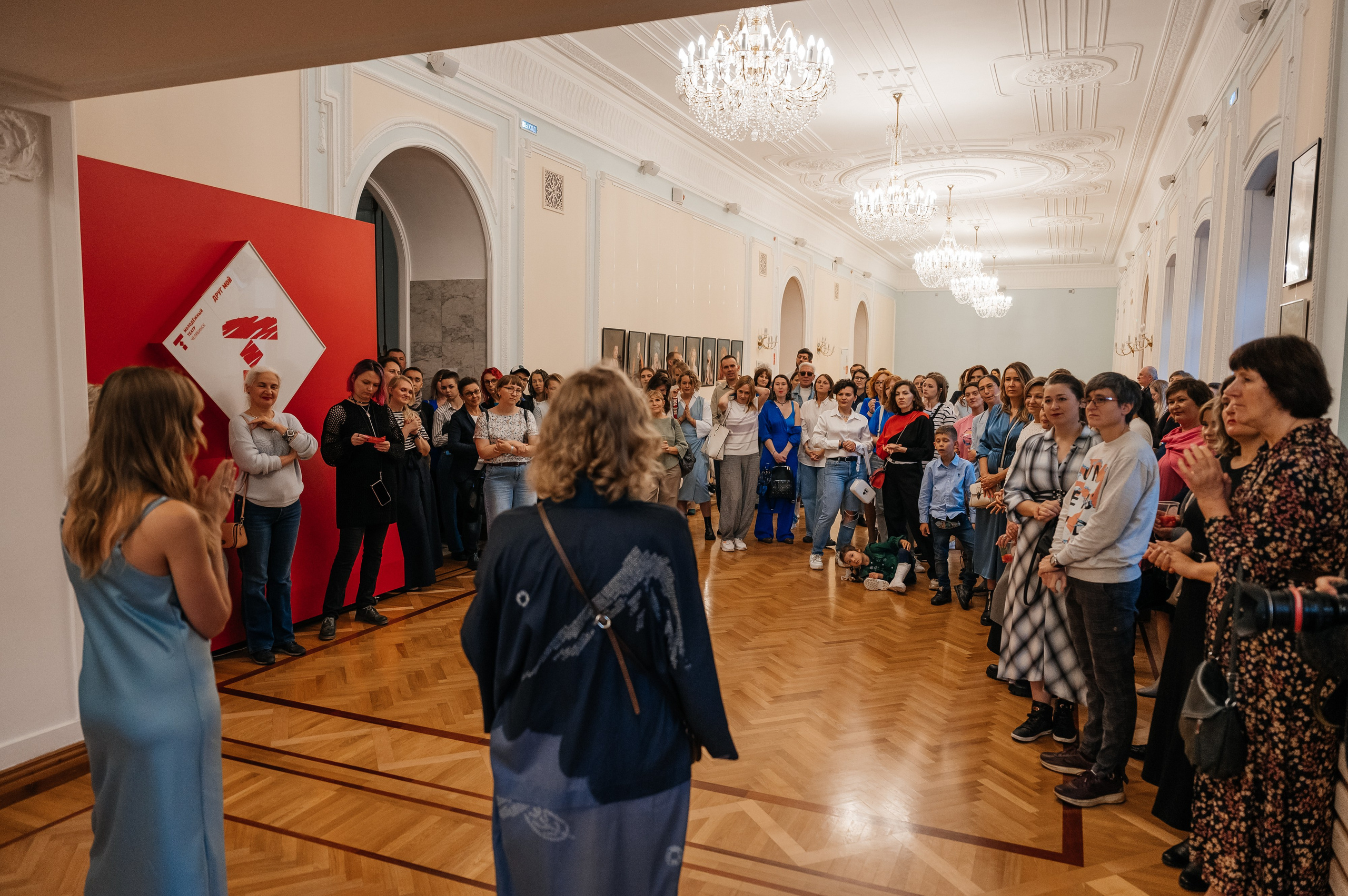 Открытие выставки Кати Васильевой в Молодежном театре. Wedding and family photographer USA