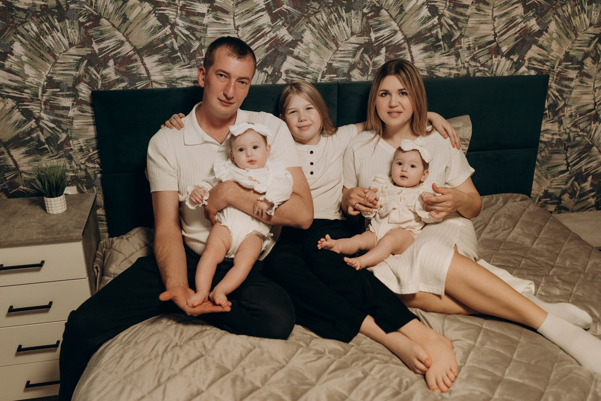 Семейная фотосессия с двойняшками в квартире. Свадебный и репортажный фотограф в Ярославле Евгений Сальников