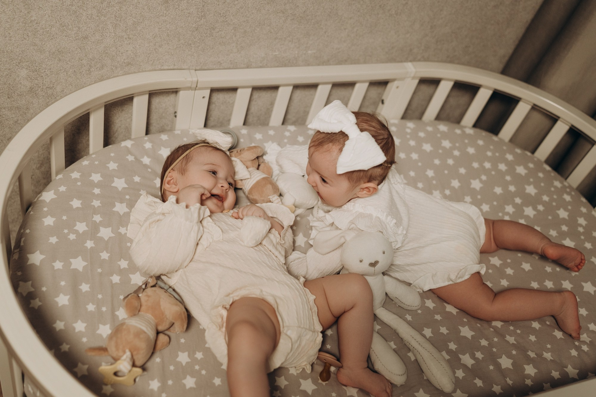 Семейная фотосессия с двойняшками в квартире. Свадебный и репортажный фотограф в Ярославле Евгений Сальников