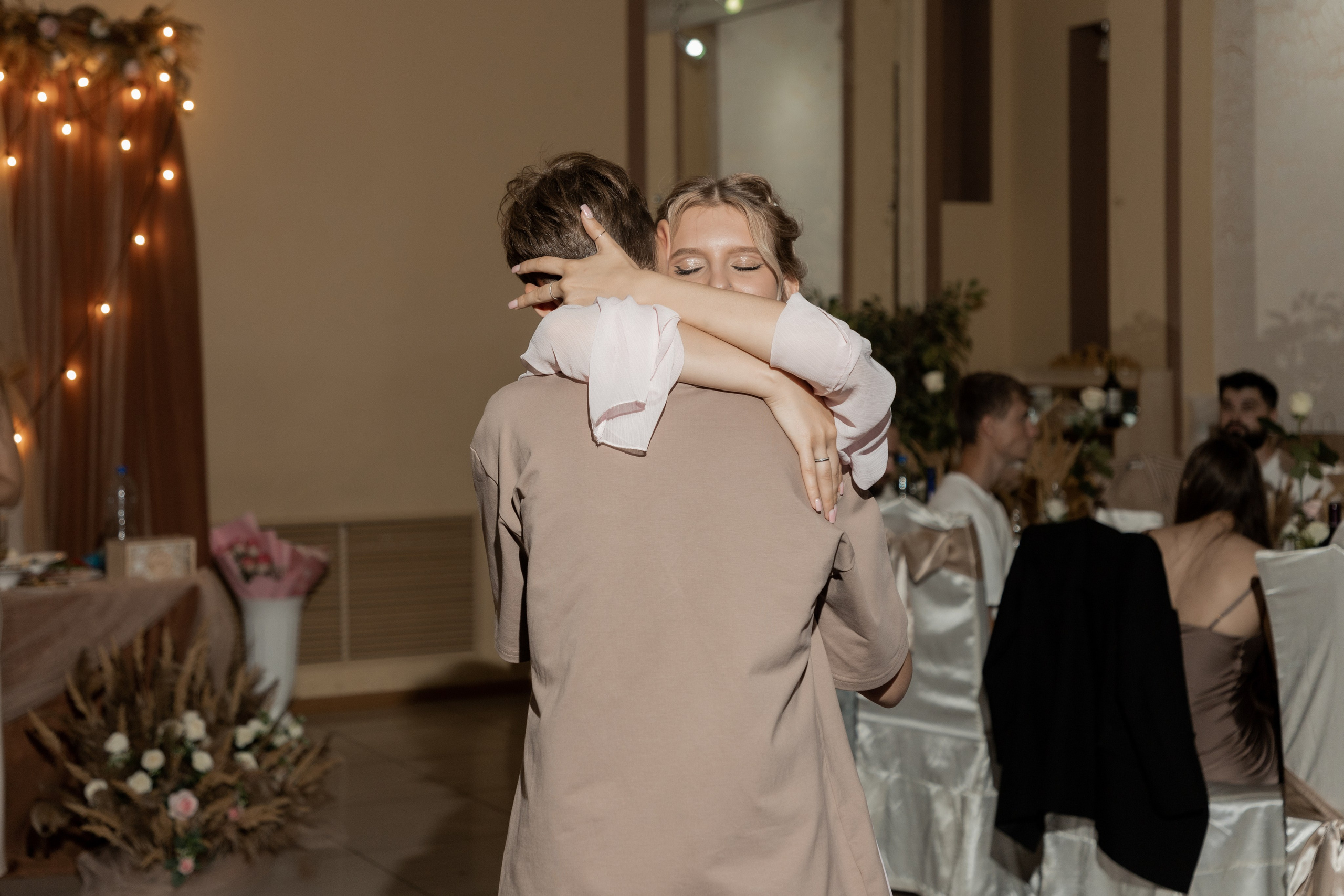 Роман и Александра (банкет). Свадебный фотограф Ангелина Сунгатулина | Саратов | Балаково | Вольск