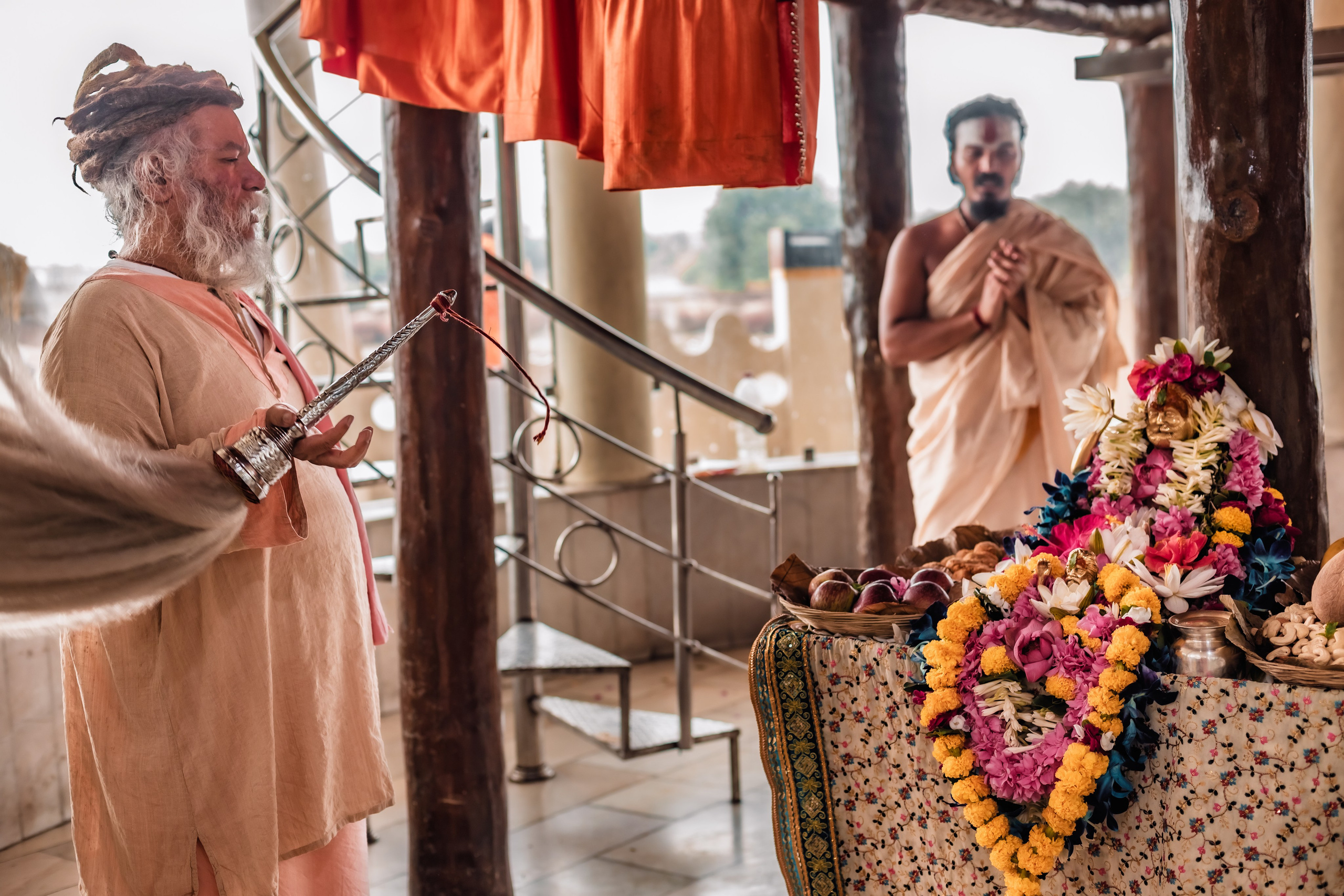 Abhisheka Devraha Baba on Sri Devdas ji maharaj bd. Mariam Bagdasaryan
