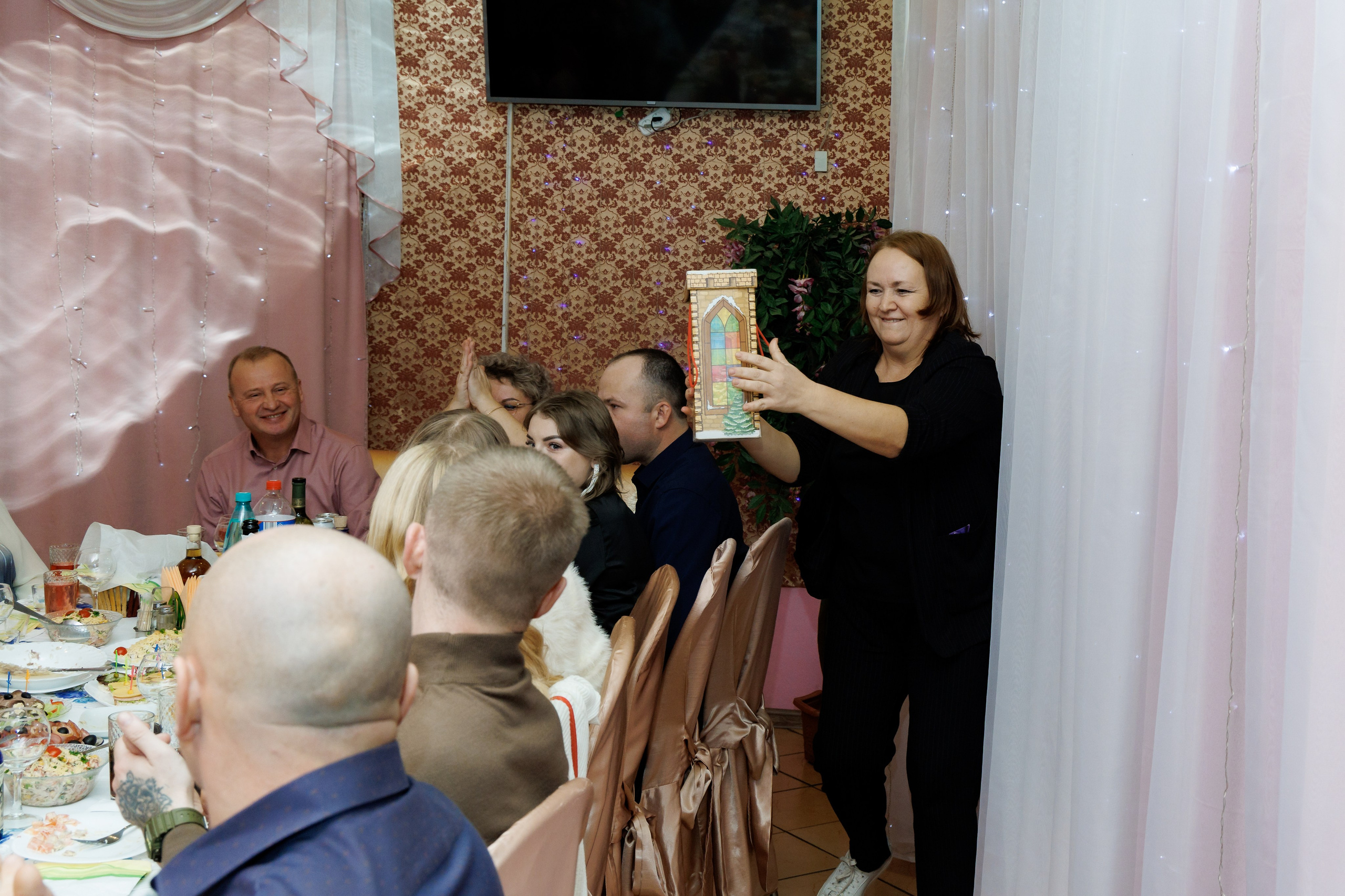 Юбилей Николаю в кафе Зеркальное, г. Сясьстрой. Свадебный и семейный фотограф в г. Волхов Алексей Кочерыжкин