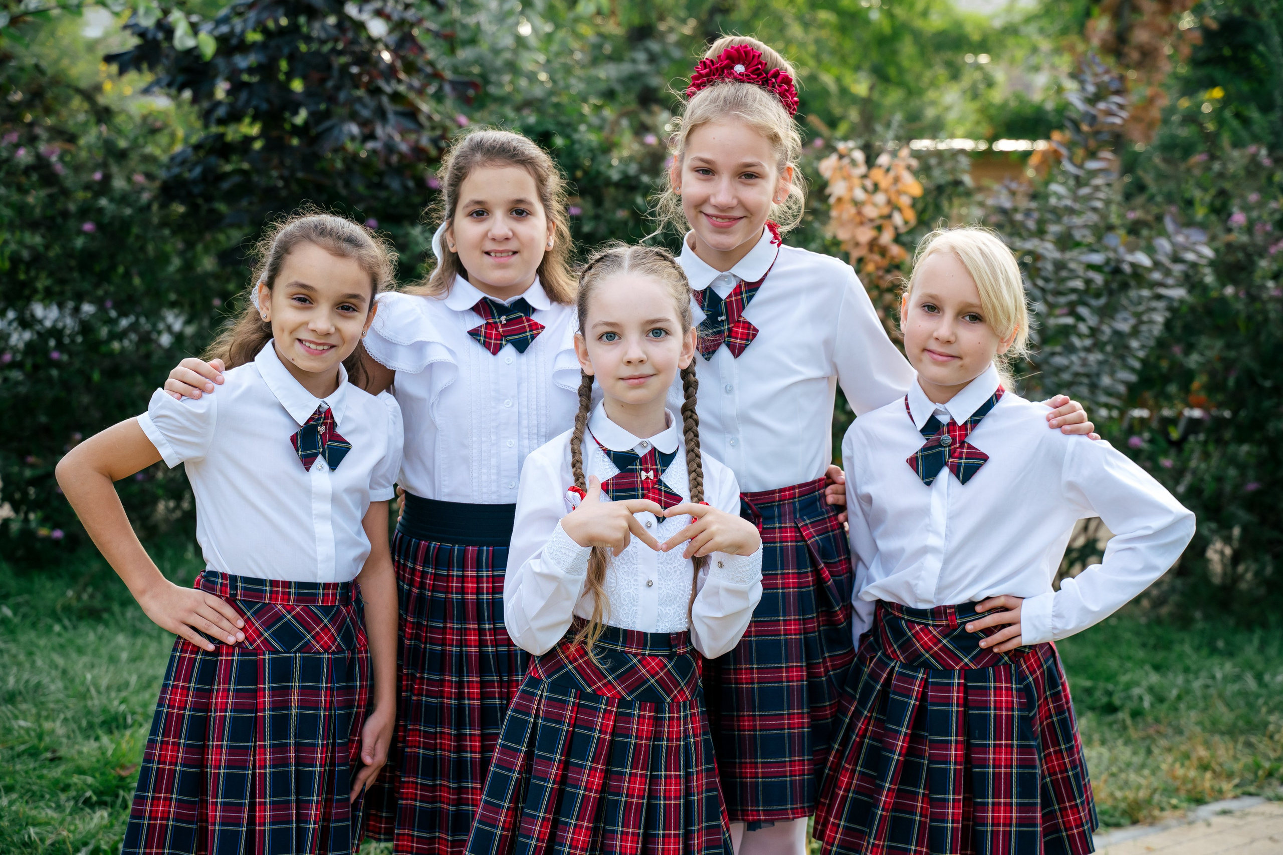 Выпускные альбомы, школьные фотосессии в городе Новороссийске