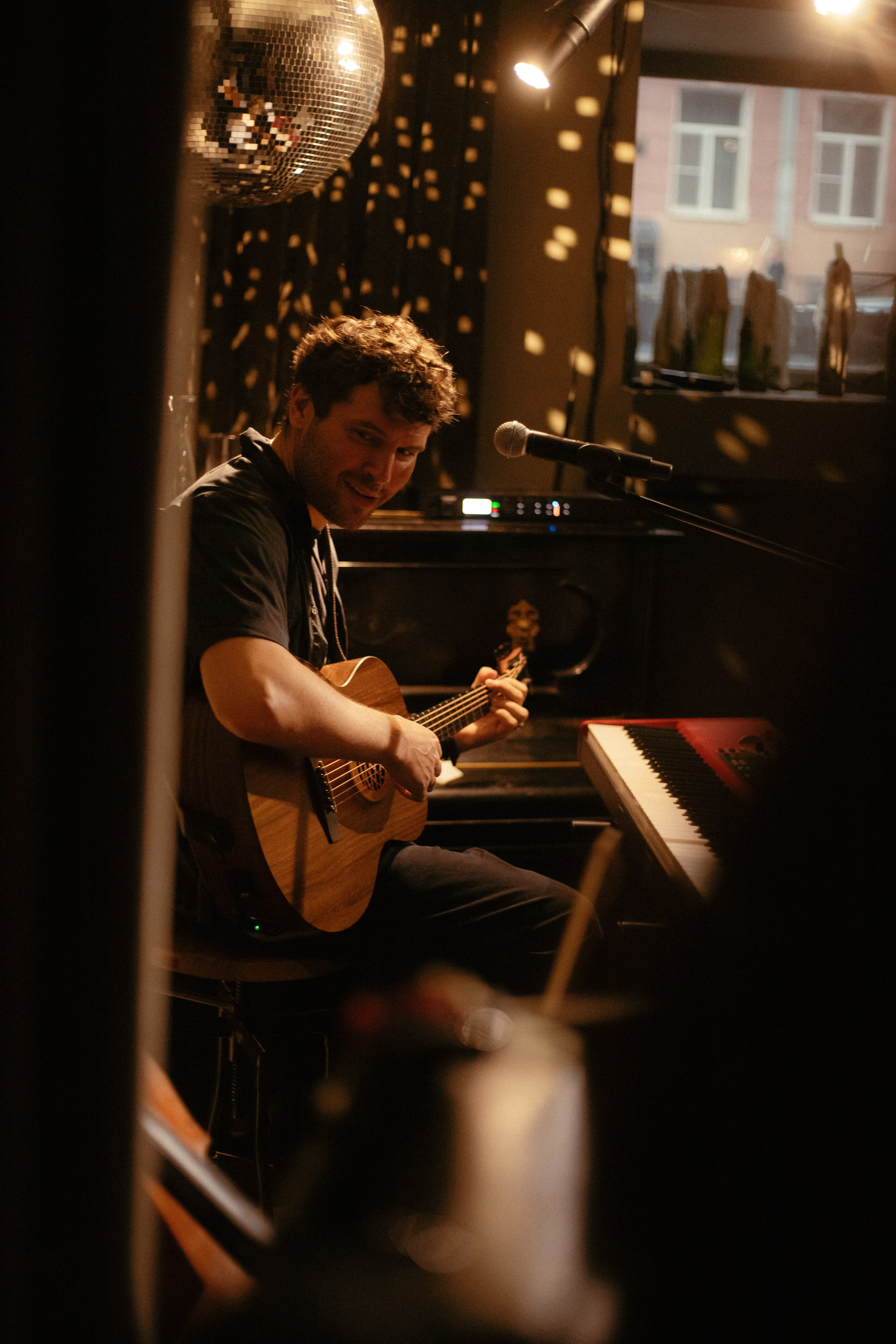 Квартирник Паши Артемьева. Портретный и репортажный фотограф Настя Куприянова