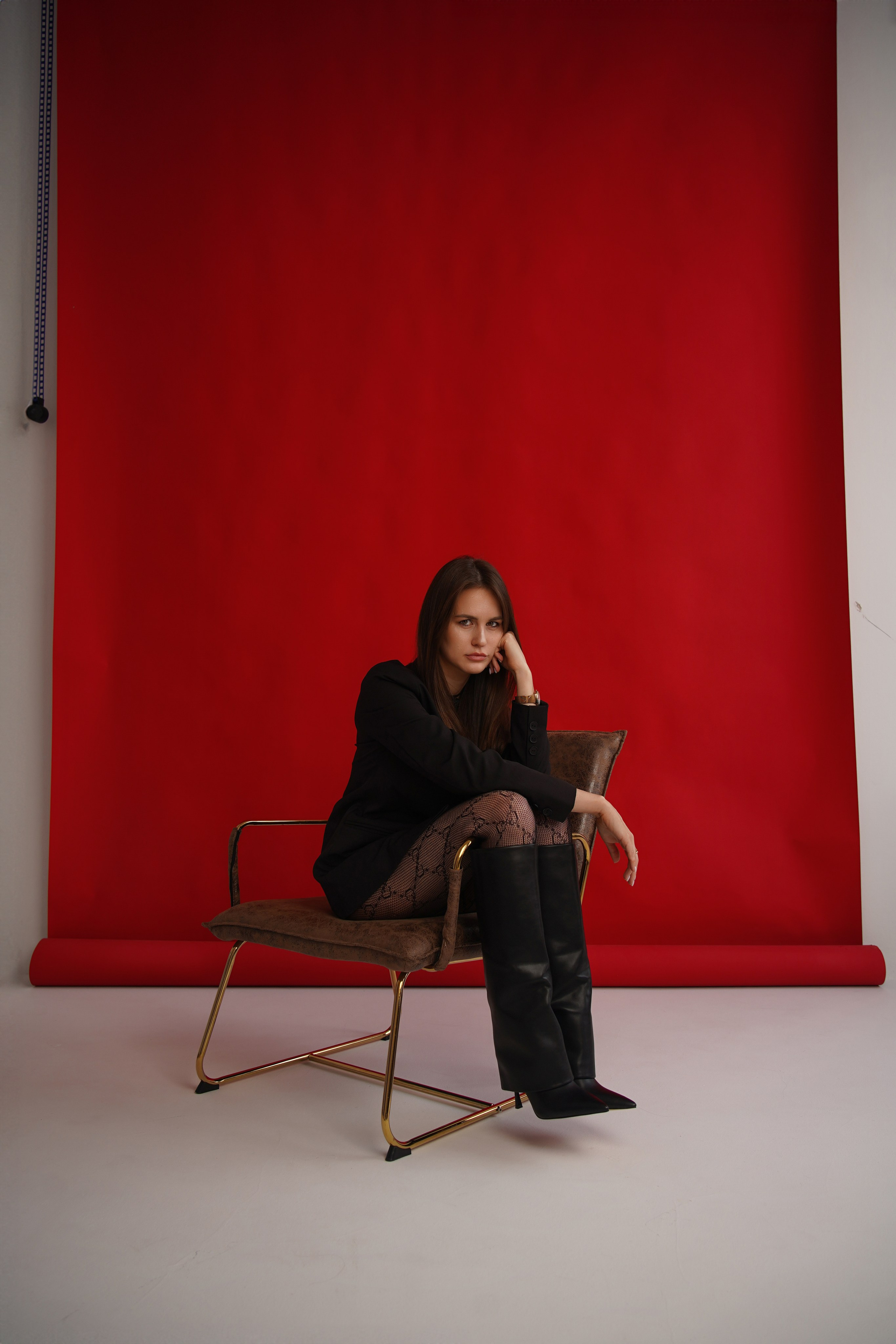 Фотостудия Imade (красный фон). Анна, фотограф Москва, Зеленоград