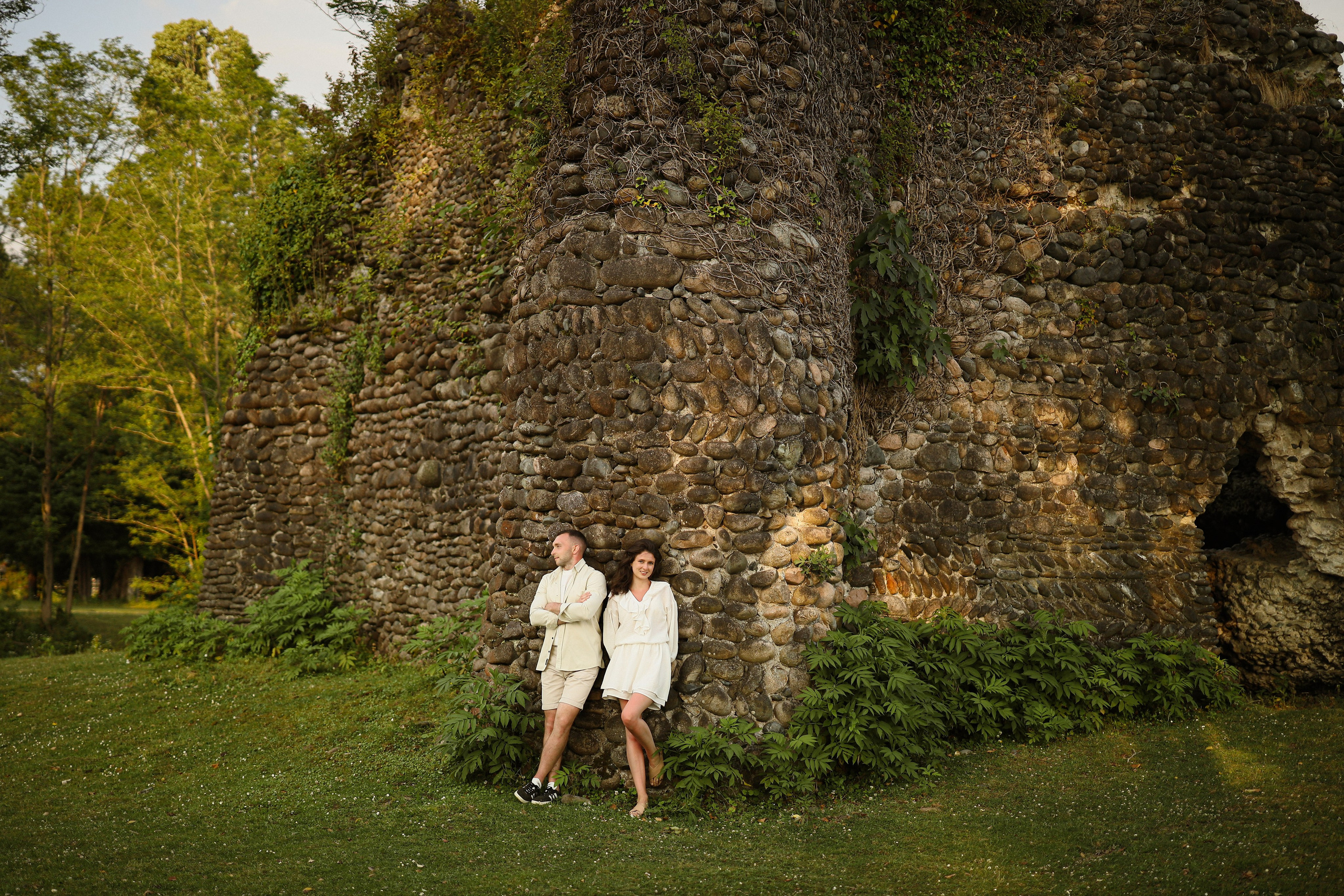 Фото — прогулка у крепости Сан Томазо. Абхазия. Свадебный и семейный фотограф в Абхазии Жанна Соснина
