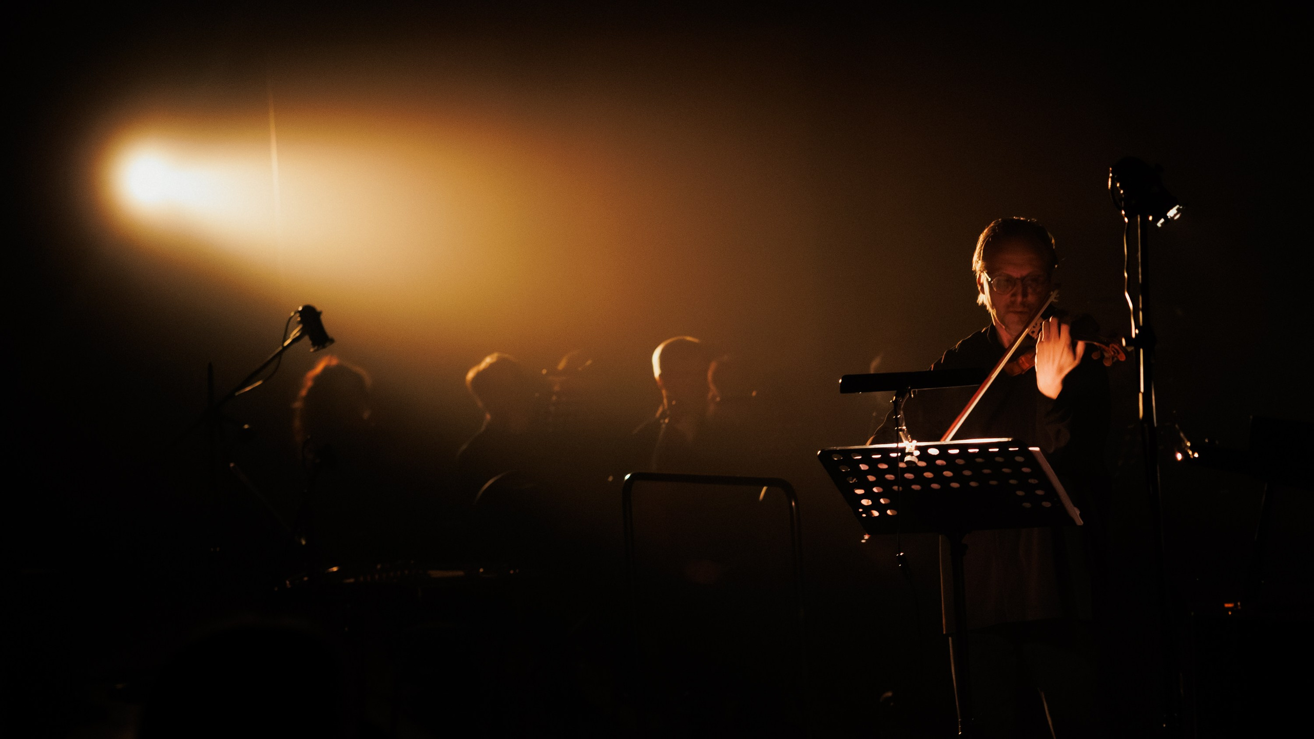 Концерт музыки композитора-резидента Алексея Ретинского «Dom Radio». Репортажный фотограф в Санкт-Петербурге Александр Паклин