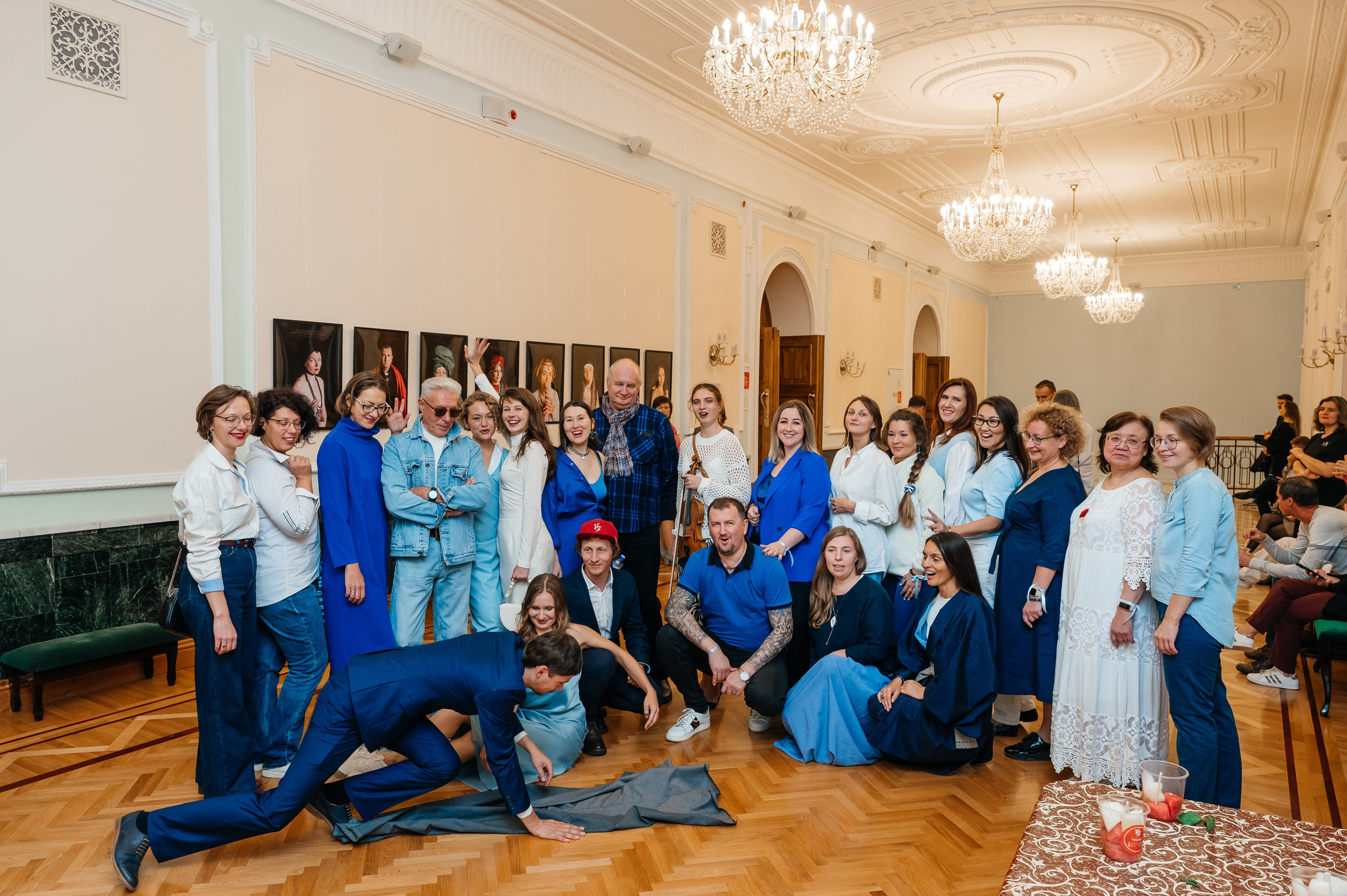 Открытие выставки Кати Васильевой в Молодежном театре. Wedding and family photographer USA