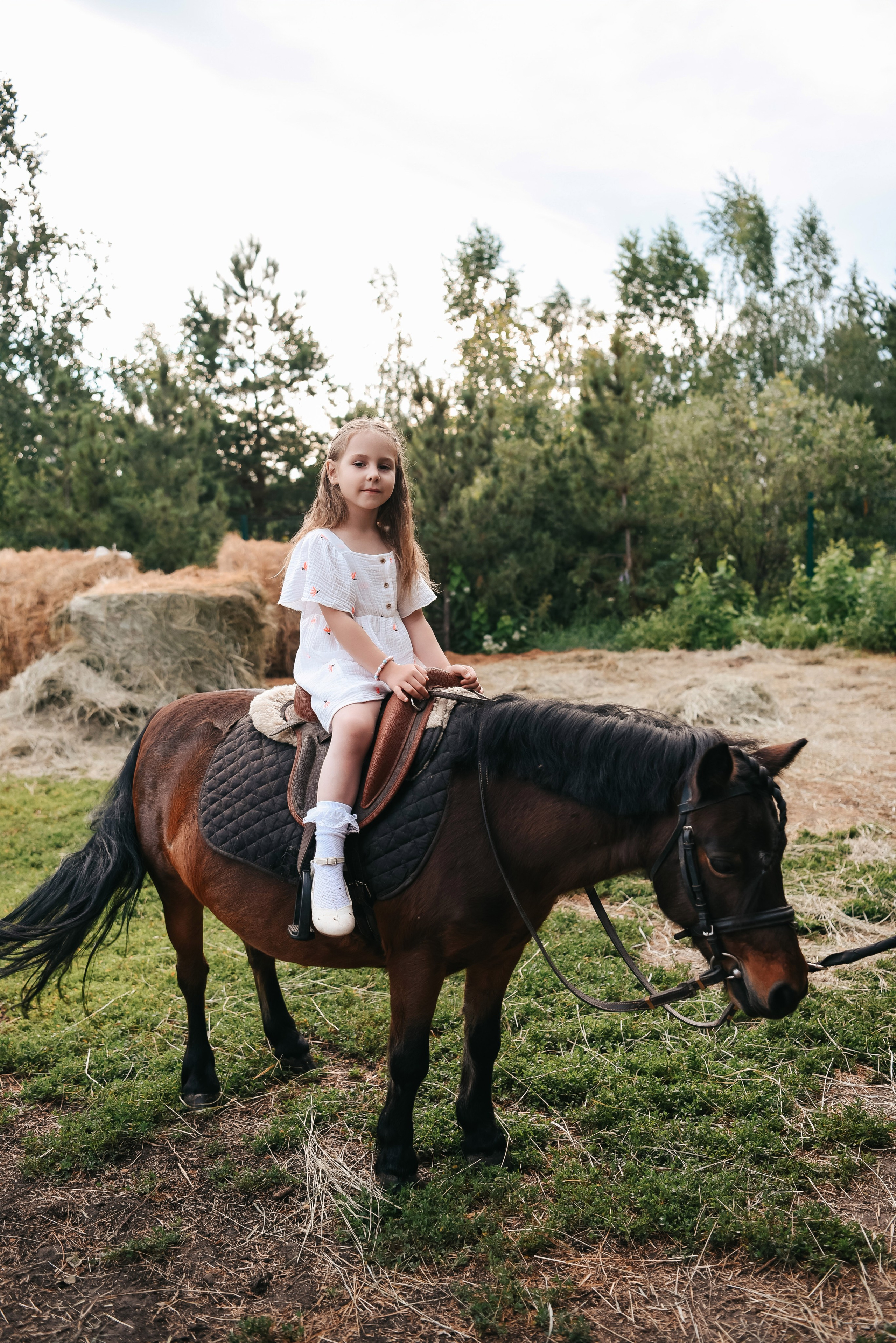 Ева и лошадка. Фотограф Анастасия Гурьянова в Тюмени и Ялуторовске