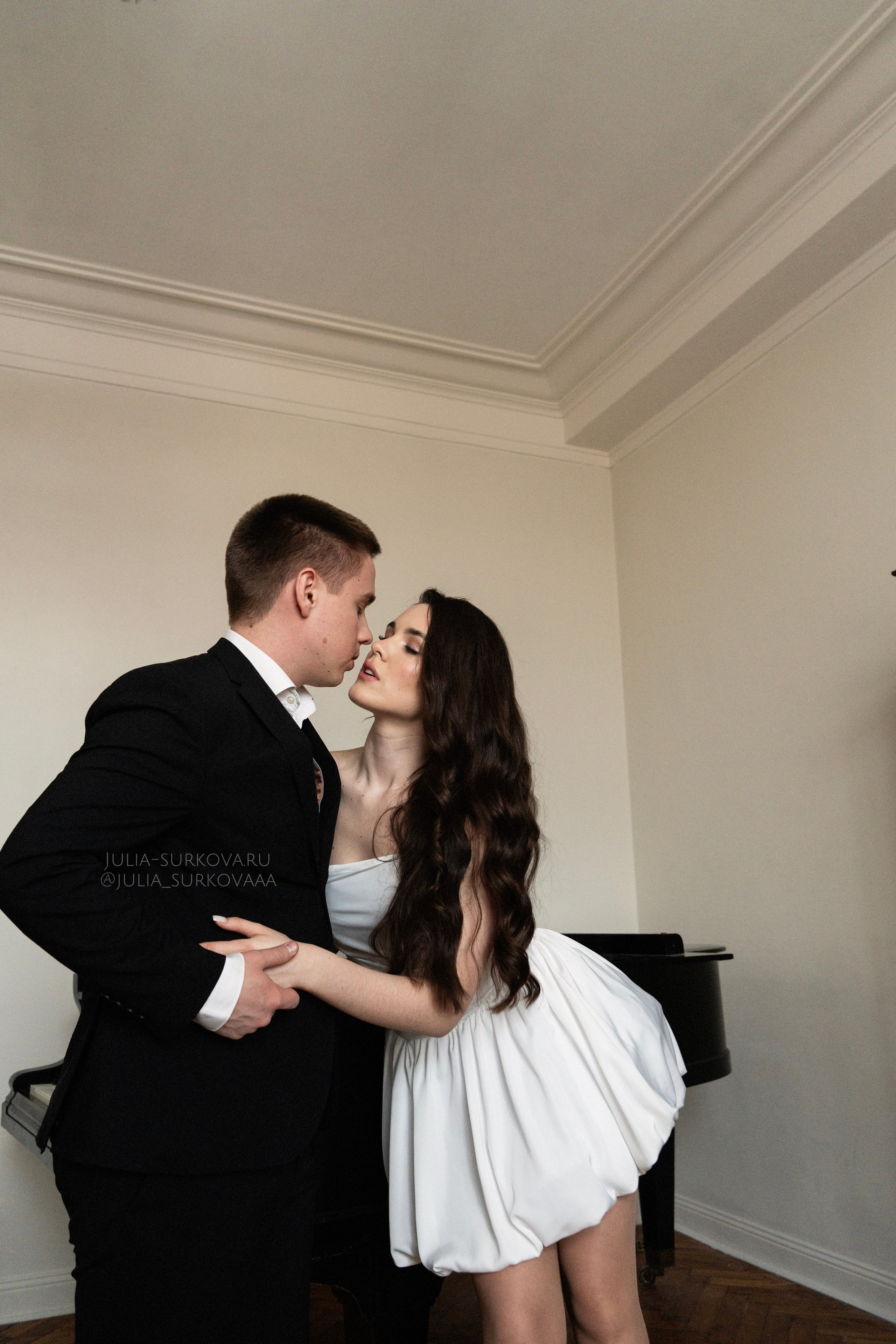 Свадебный образ макияж для невест Москве. СВАДЕБНЫЙ ВИЗАЖИСТ-СТИЛИСТ В МОСКВЕ ПРИЧЕСКИ МАКИЯЖ БРОВИ ВЫЕЗД