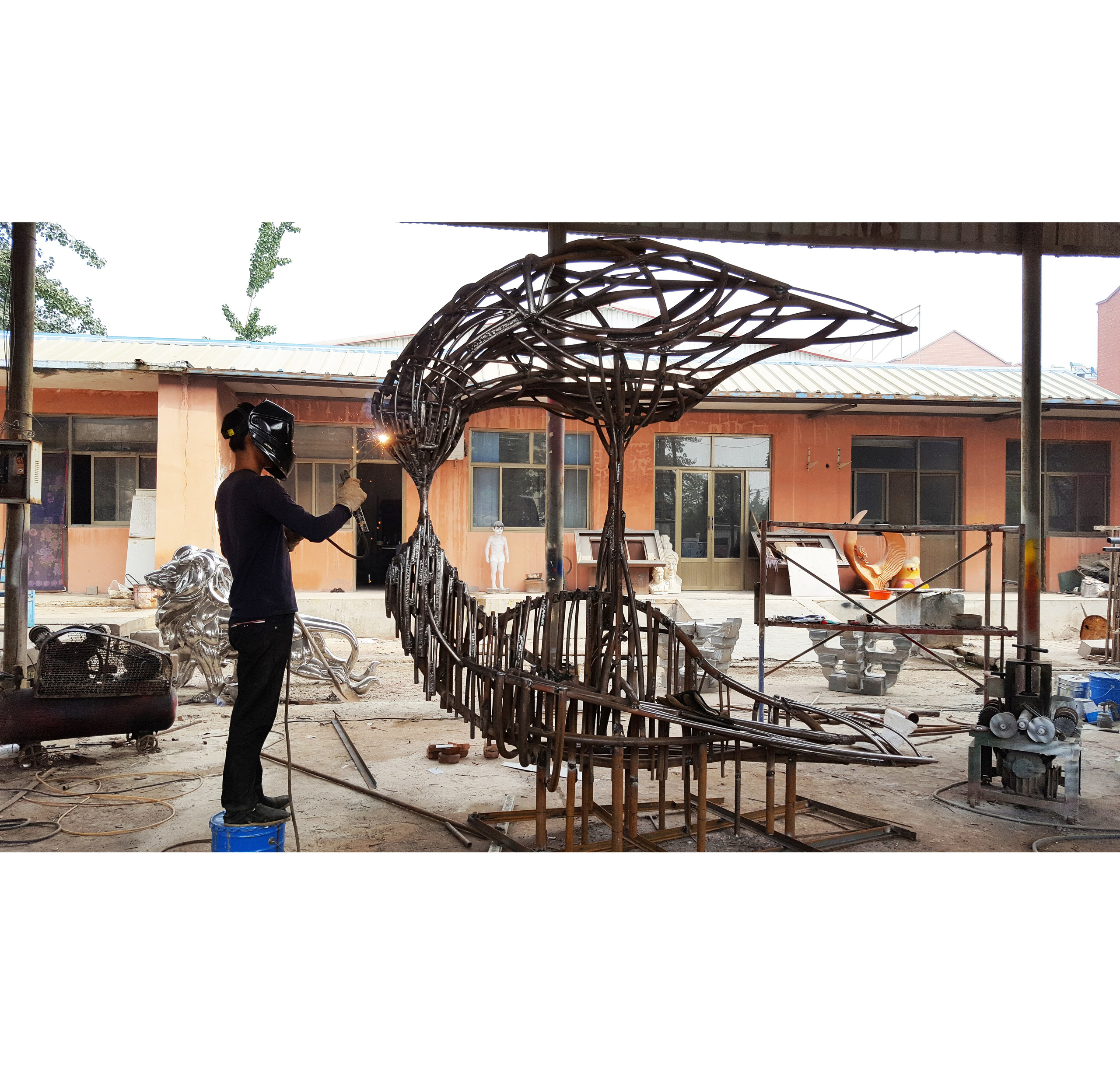 Поцелуй / Китай / Чаньчунь /2017. Художник — скульптор Антонина Фатхуллина