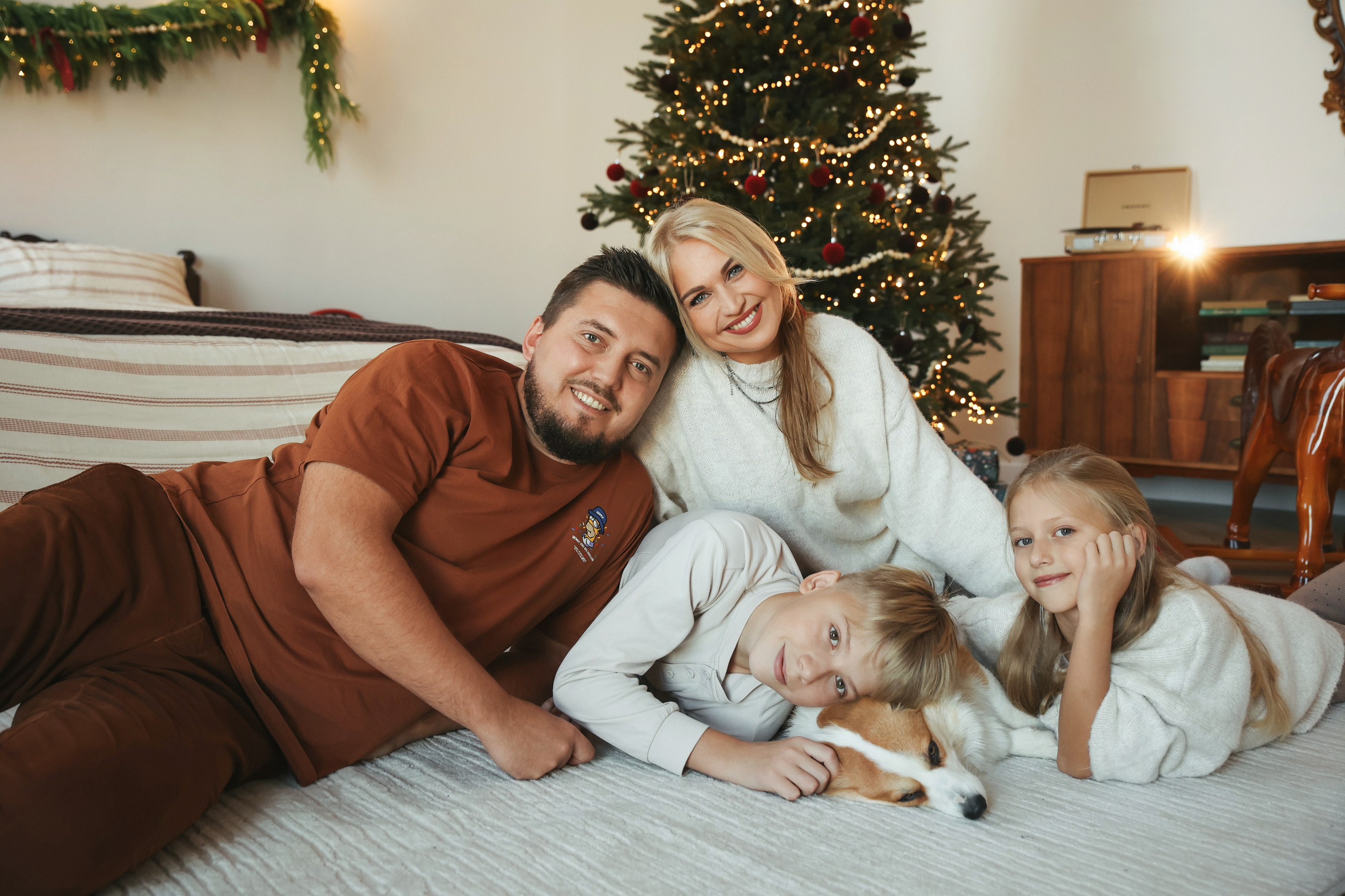 Новогодняя фотосессия во Владимире съемка на новый год фотосессия в студии фотограф во Владимире фотограф в Москве корги. Фотограф Владимир Москва