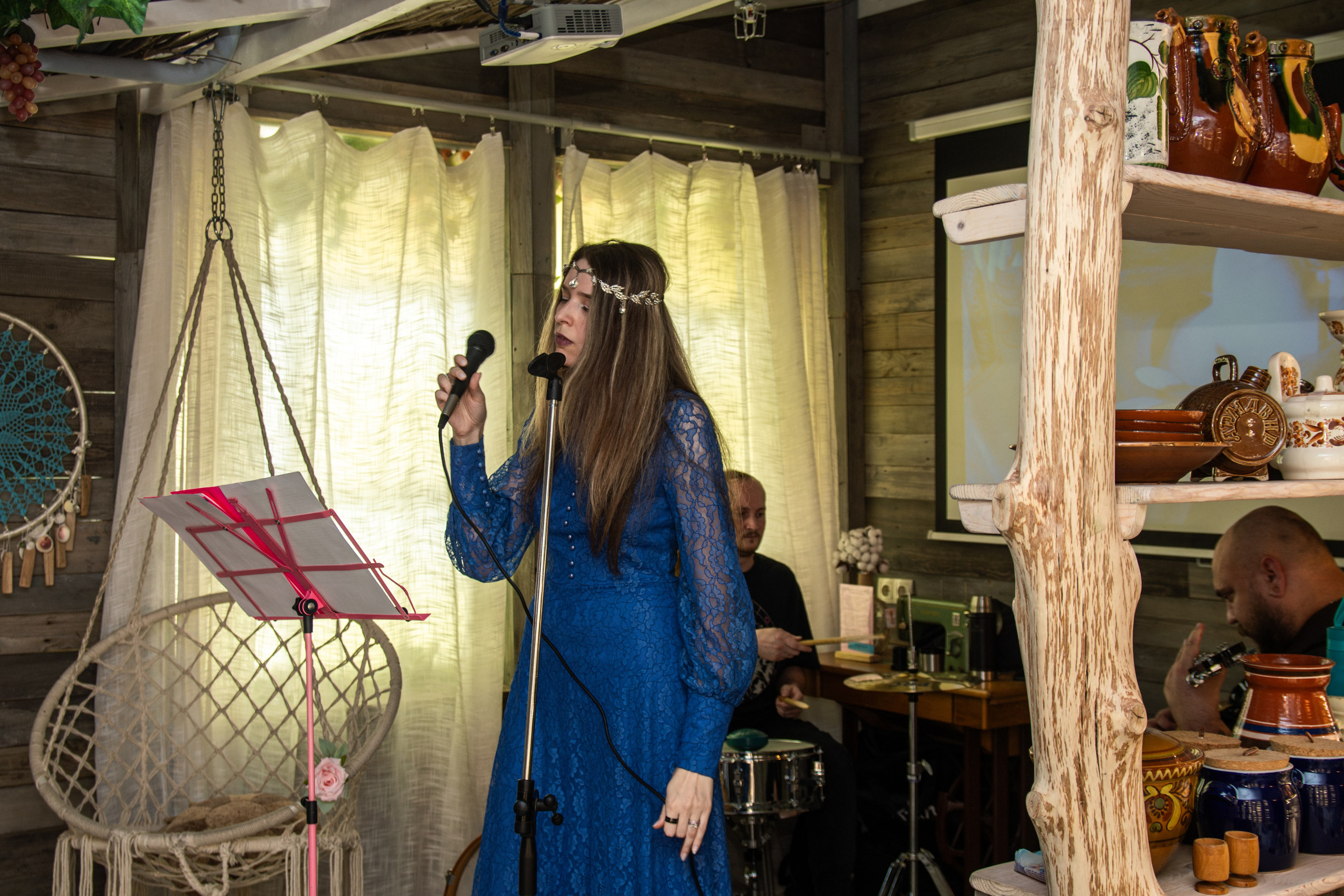 Творческий вечер автофикшн-книги Оли Черных «Абдоминально». Репортажный фотограф в Москве Legiodot