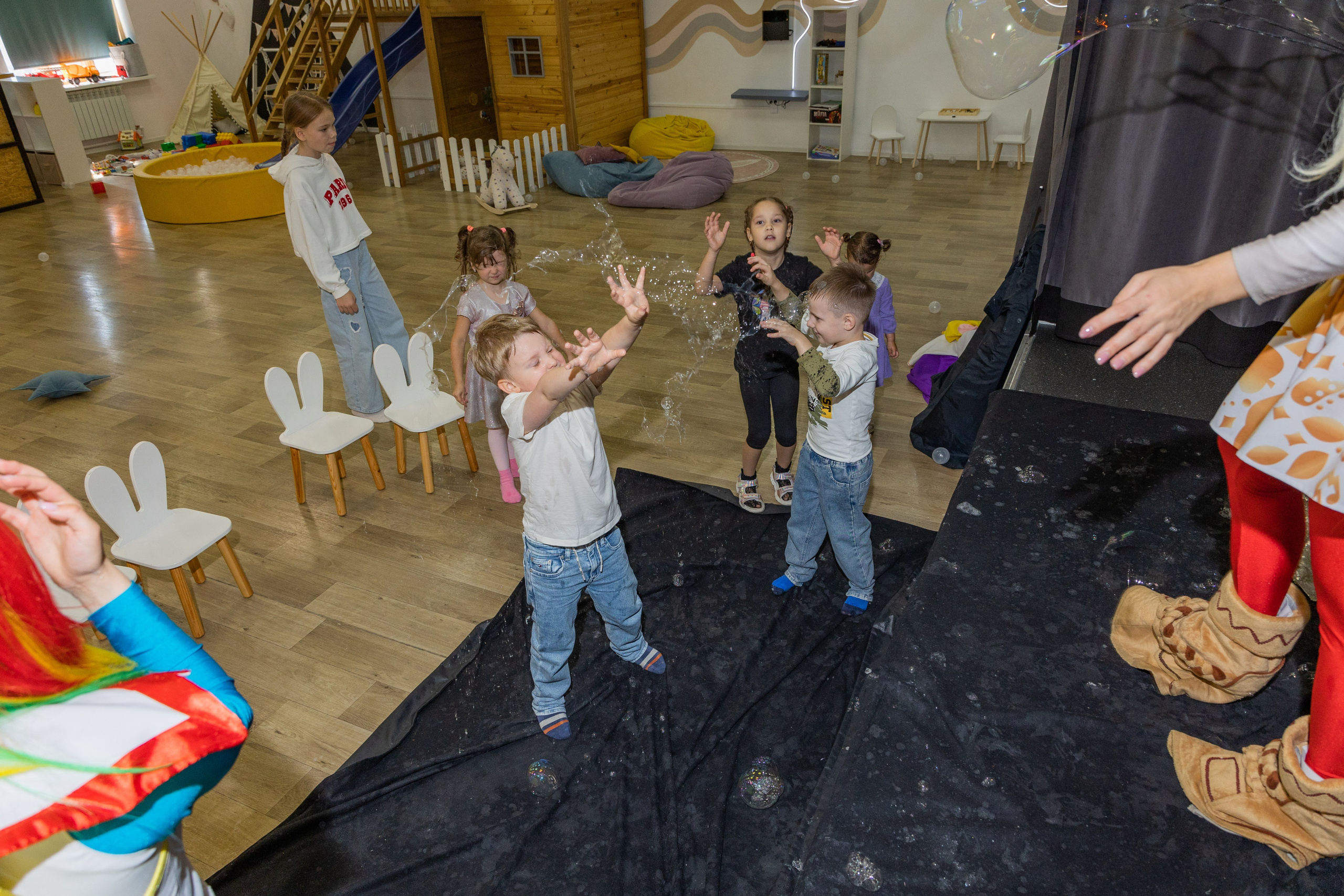 День Рождение Есении в Rabbit Holl. Выпускные альбомы во Владивостоке