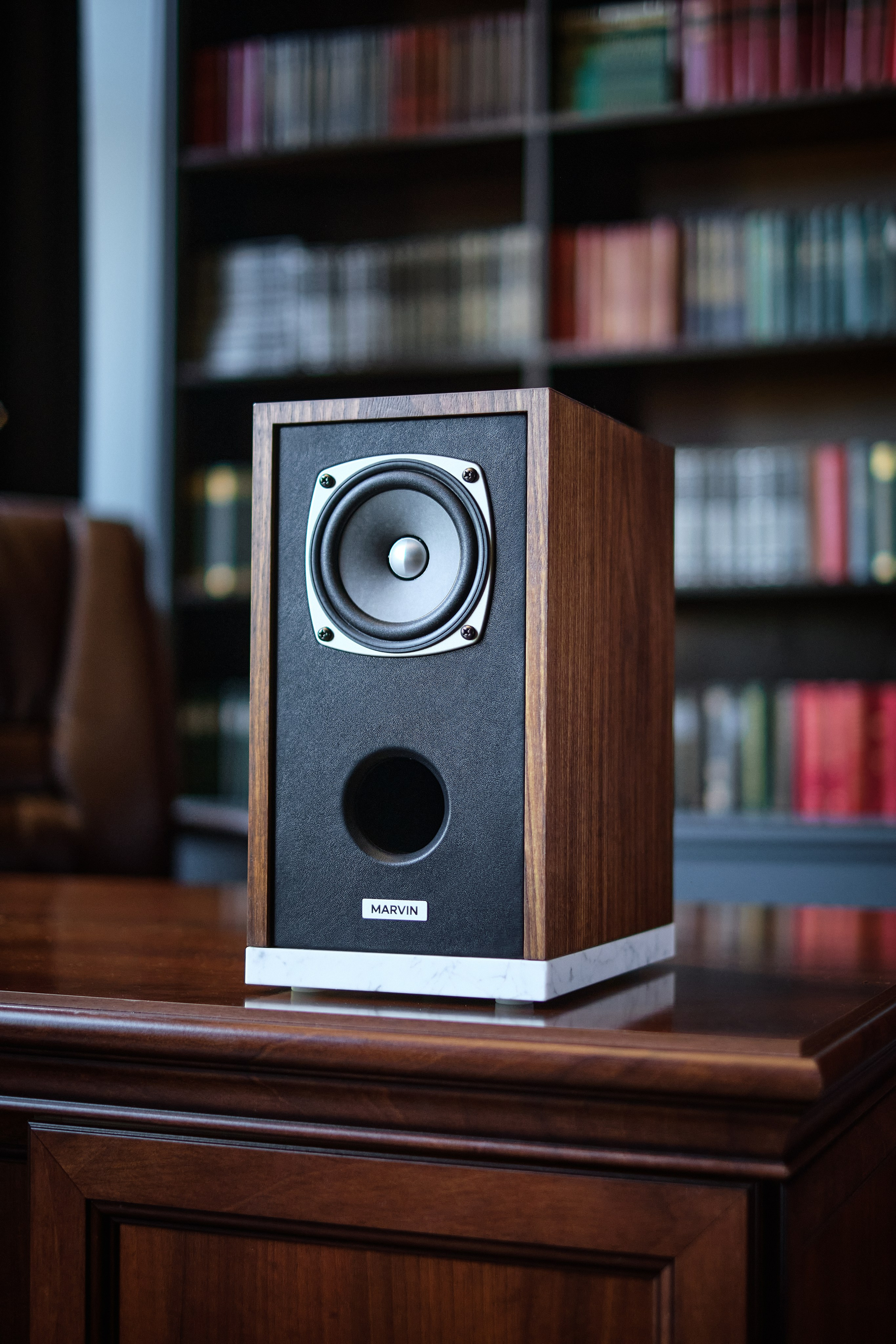 предметная фотосъемка аудиосистемы, акустическая колонка, акустика, акустическая колонка в интерьере Marvin