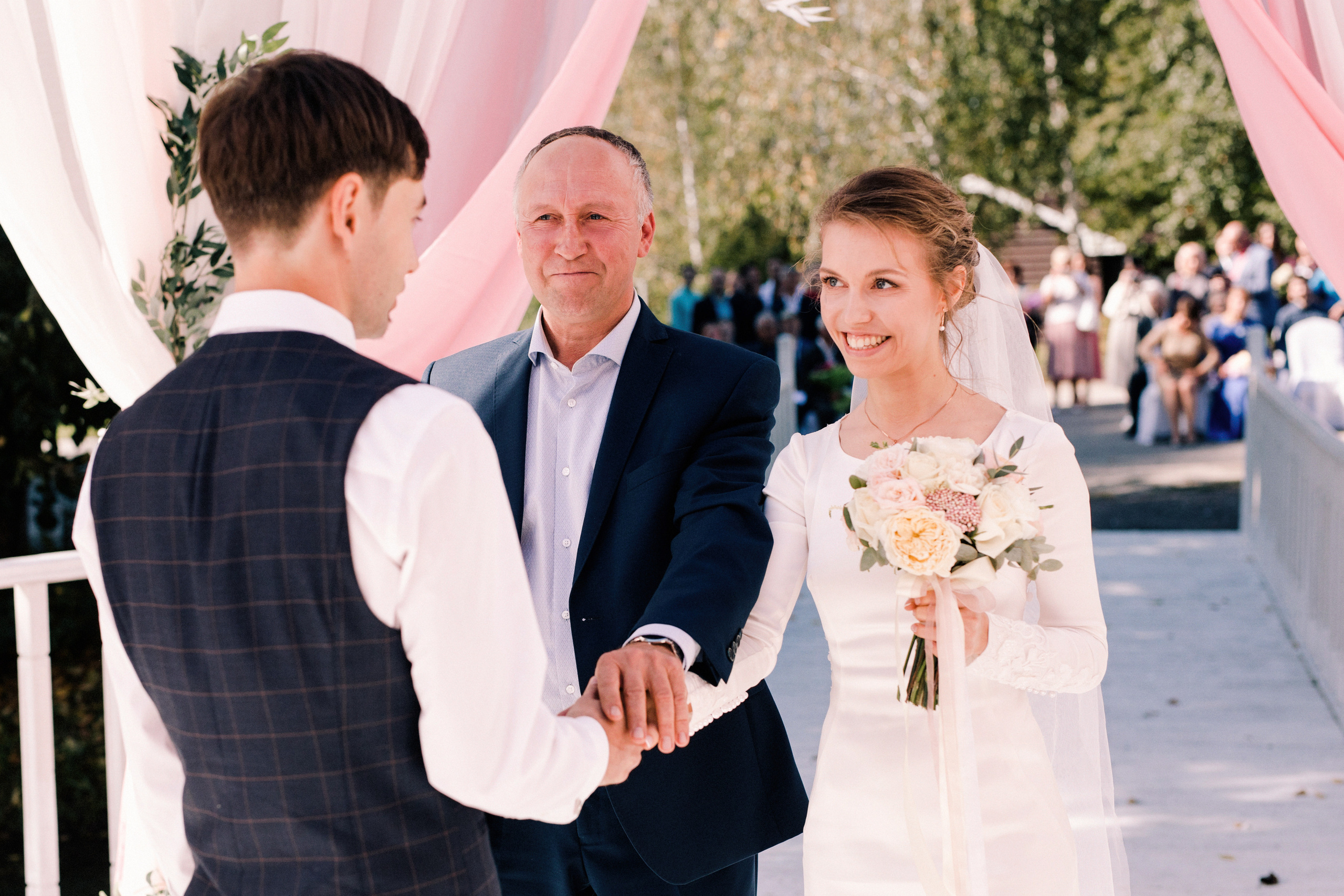 По полям взявшись за руки. Свадебный фотограф в Калуге Алексей Климов
