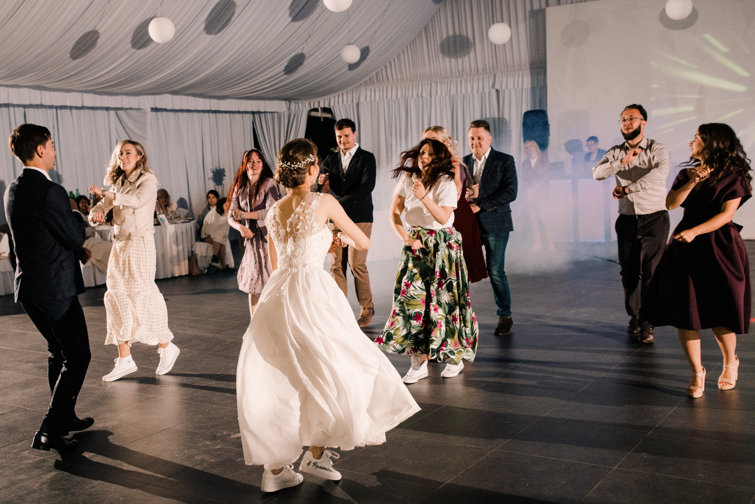 По полям взявшись за руки. Свадебный фотограф в Калуге Алексей Климов