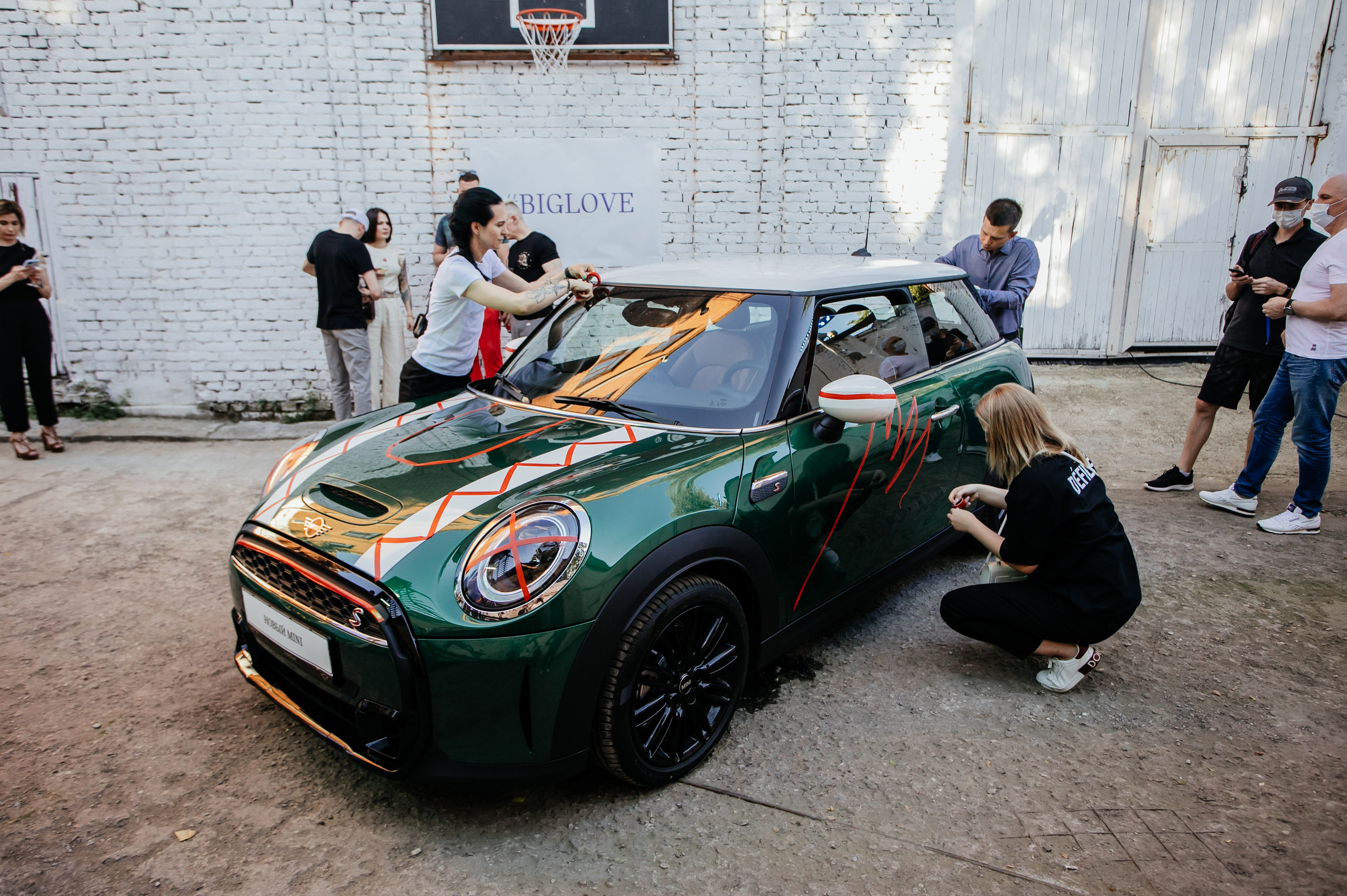 New MINI Cooper в Гоголь Центре. Репортажный, event, концертный и backstage фотограф из Москвы Виталий Кривцов