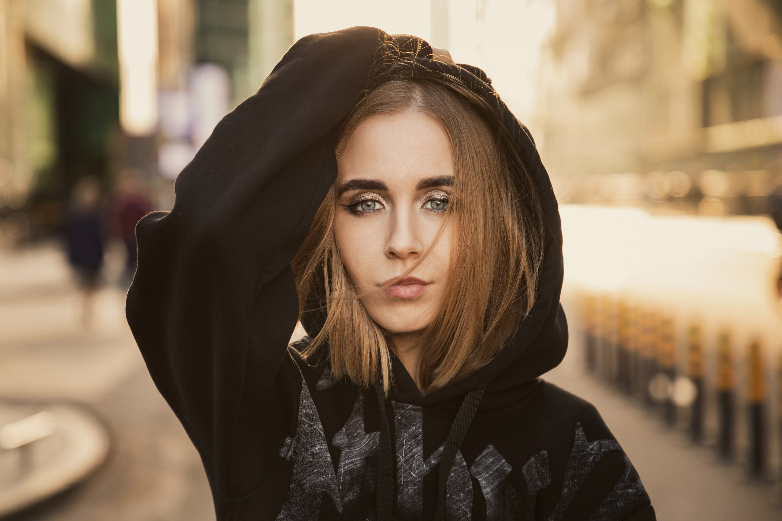 Фотосъемка для маркетплейсов с моделью в Москве и Московской области. Фотостудия в Москве LUXARTPHOTO