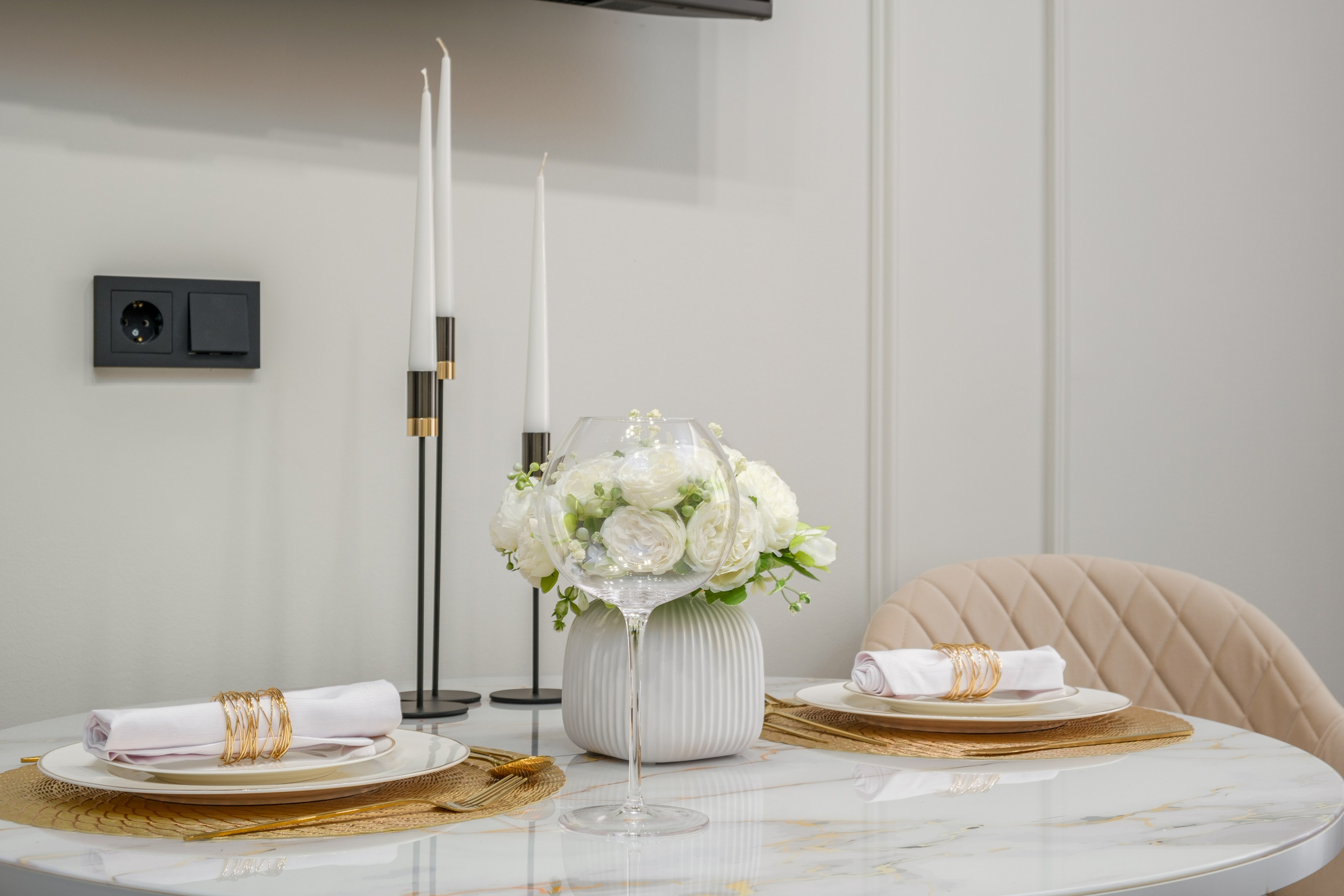 Интерьерная фотосессия двухкомнатной квартиры