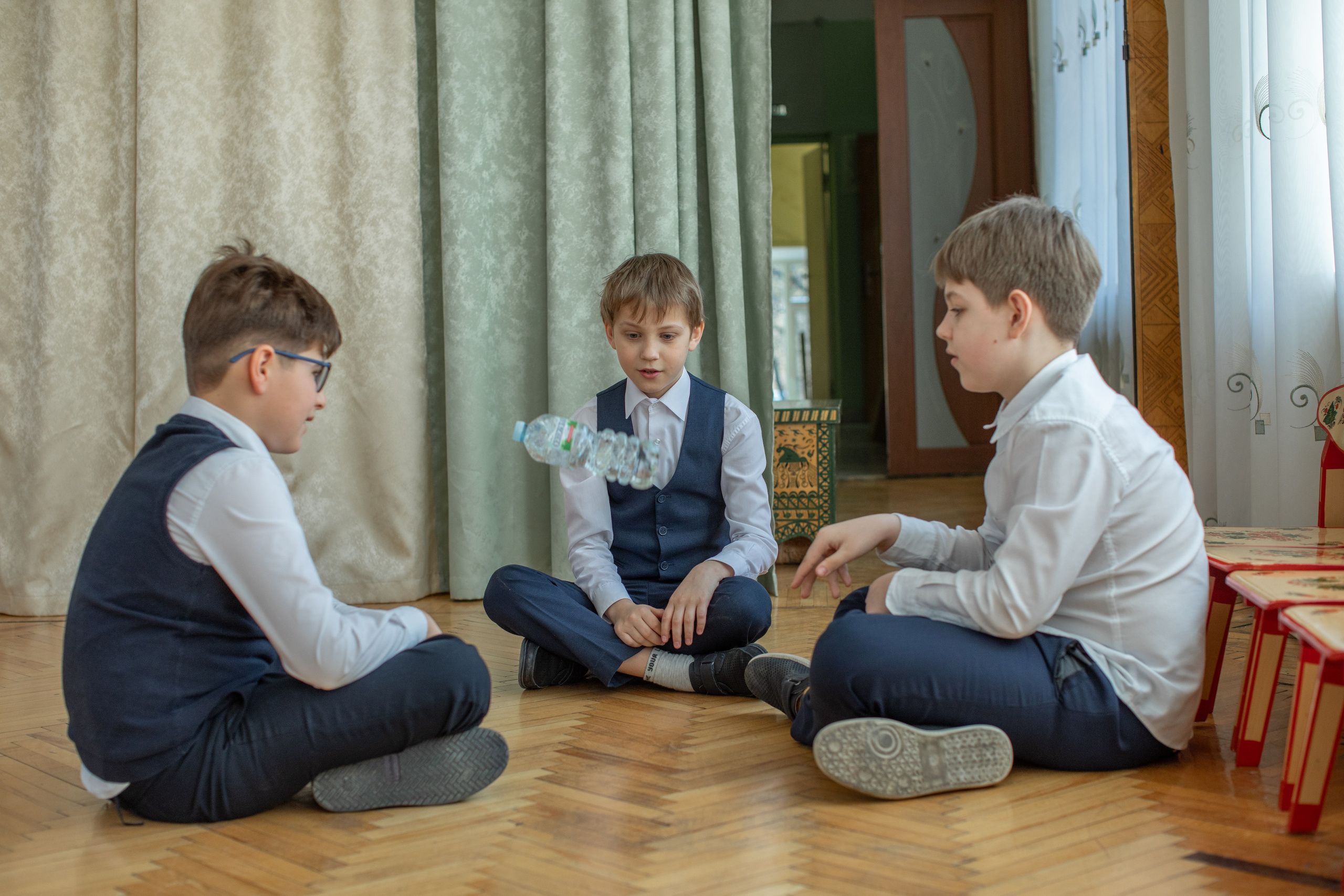 Фотографии из альбома для 4 класса. Семейный и детский фотограф Елена Коловицкова