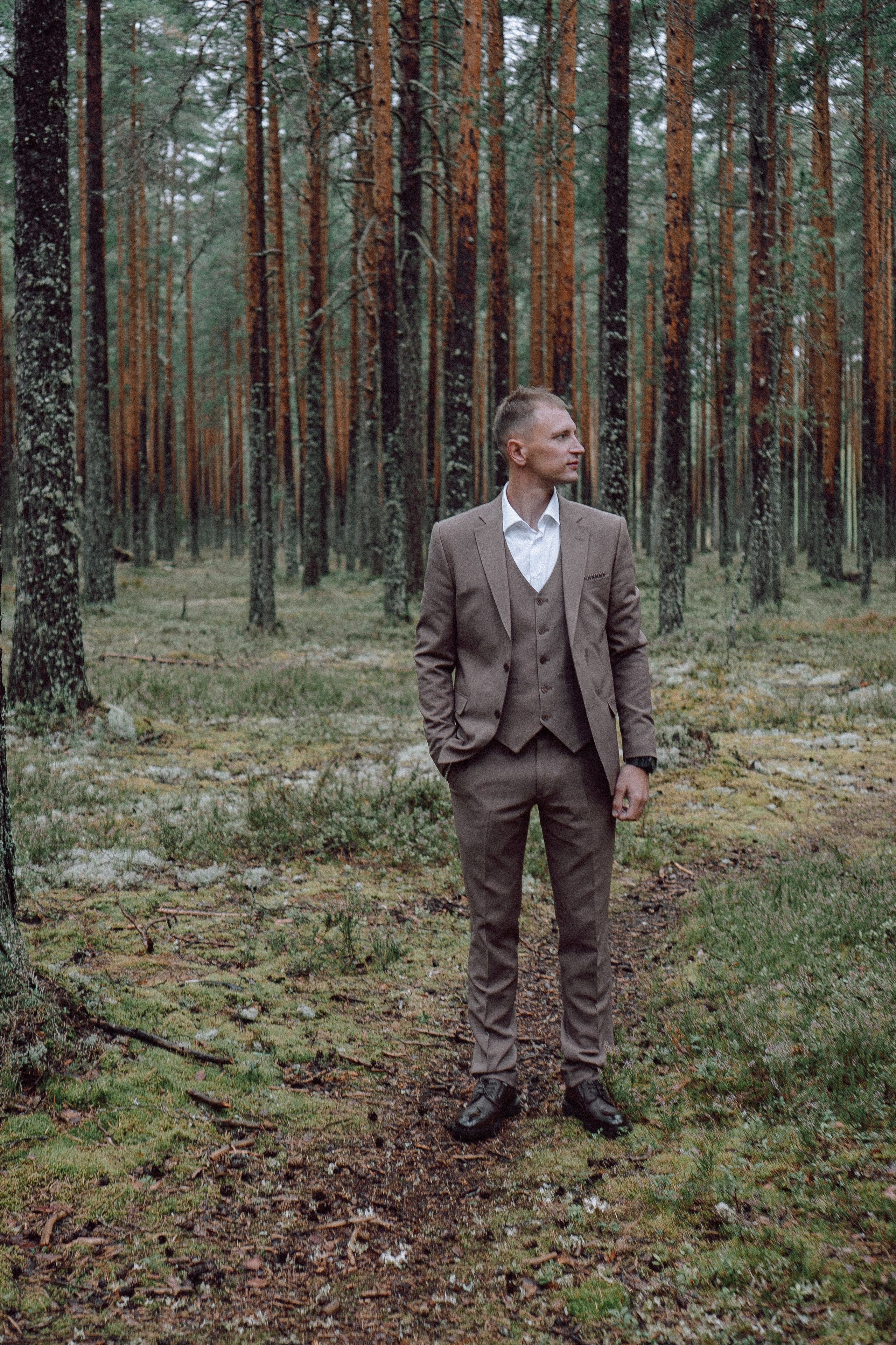 СВАДЕБНАЯ ФОТОСЕССИИЯ ПАРЫ В ГОРОДЕ ПРИОЗЕРСК В СОСНОВОМ ЛЕСУ И С ПИКАПОМ. Профессиональный фотограф, Санкт-Петербург — Виктория Богомолова
