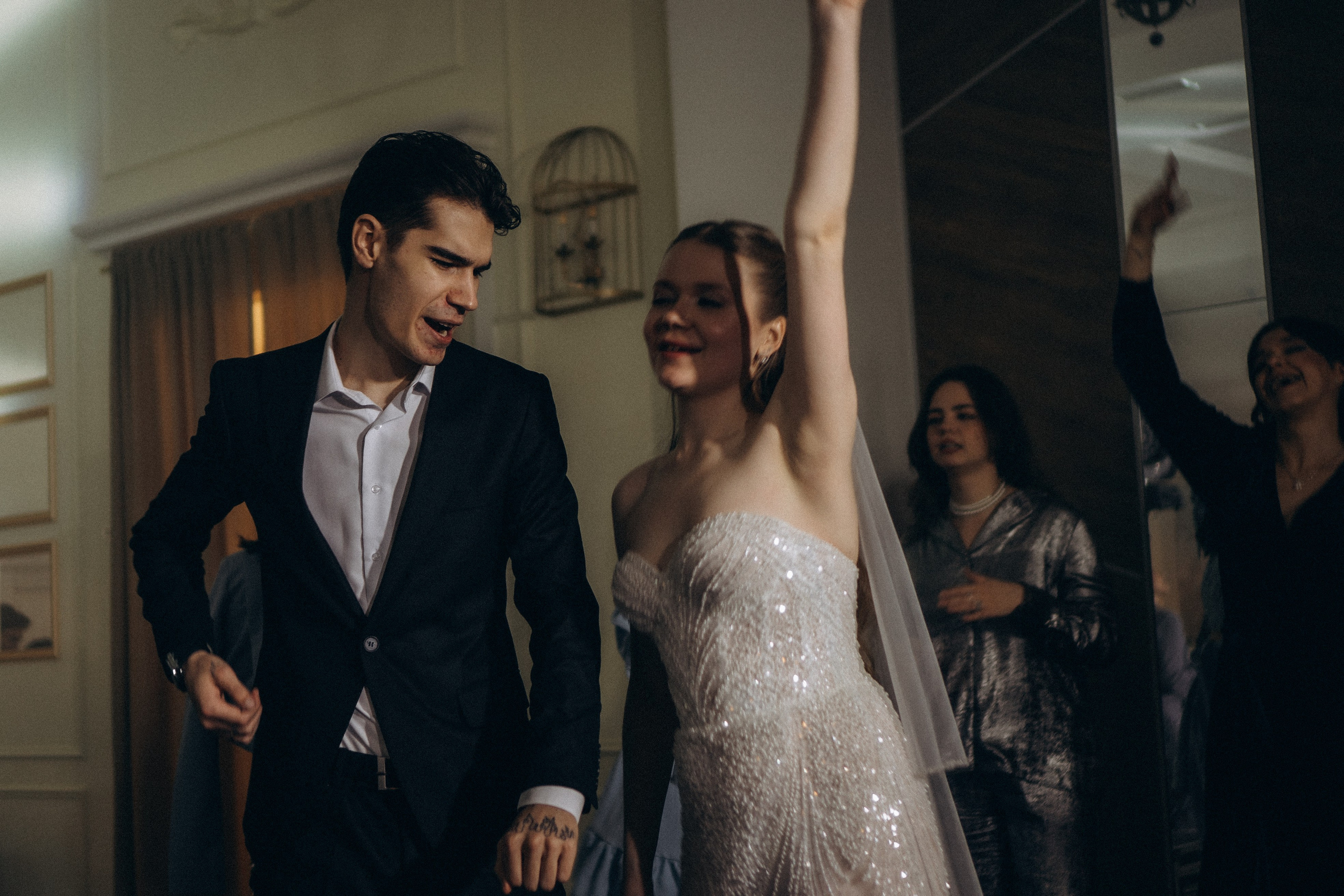 СВАДЕБНАЯ СЬЕМКА СБОРОВ В ОТЕЛЕ И ВЫЕЗД НА ЦЕРЕМОНИЮ (СНЯТО В СИБИРЕ В НИЖНЕВАРТОВСКЕ). Профессиональный фотограф, Санкт-Петербург — Виктория Богомолова