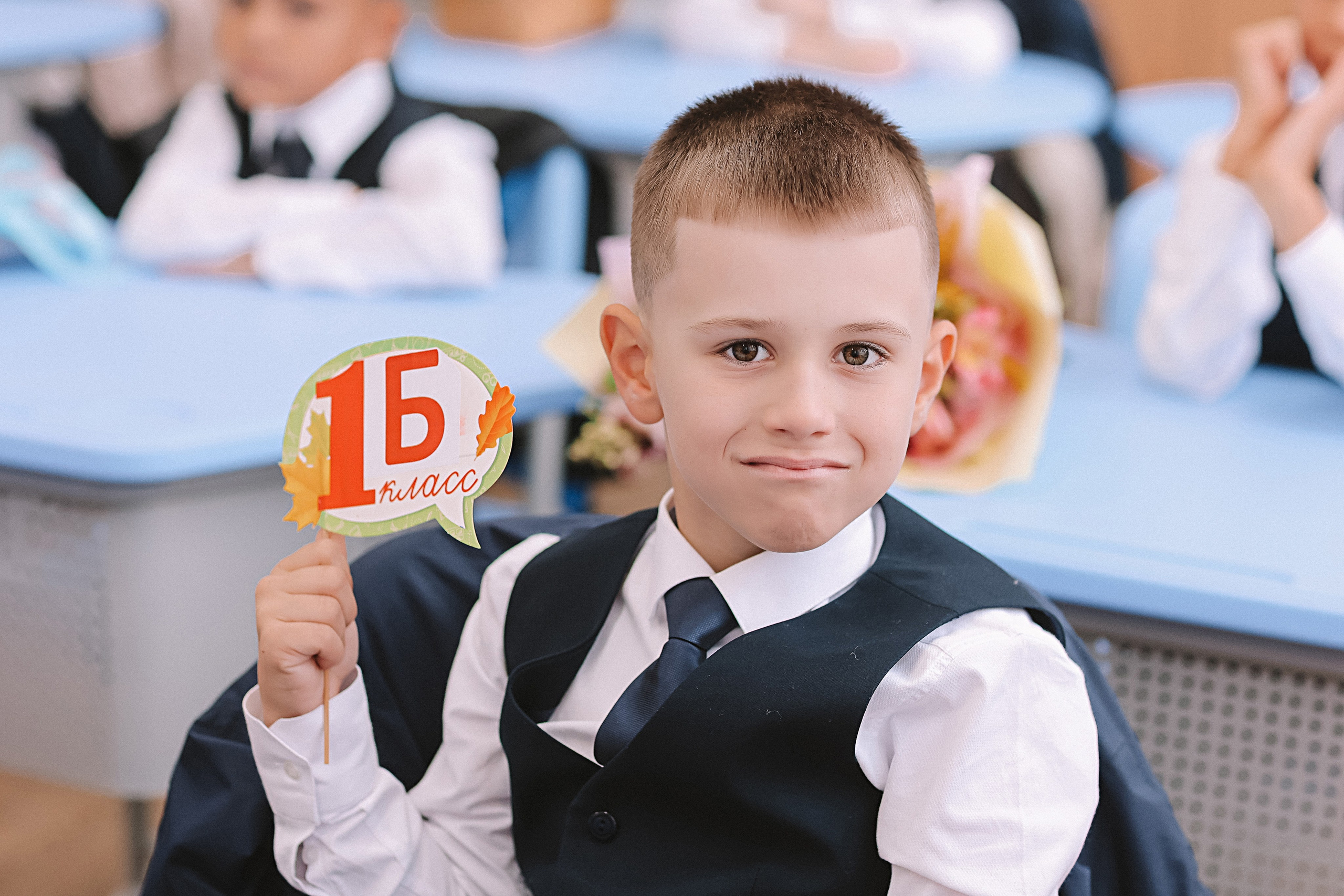 1 сентября линейка+кл час+портреты. Семейный фотограф Тюмень, фотограф на роды Салмина Мария